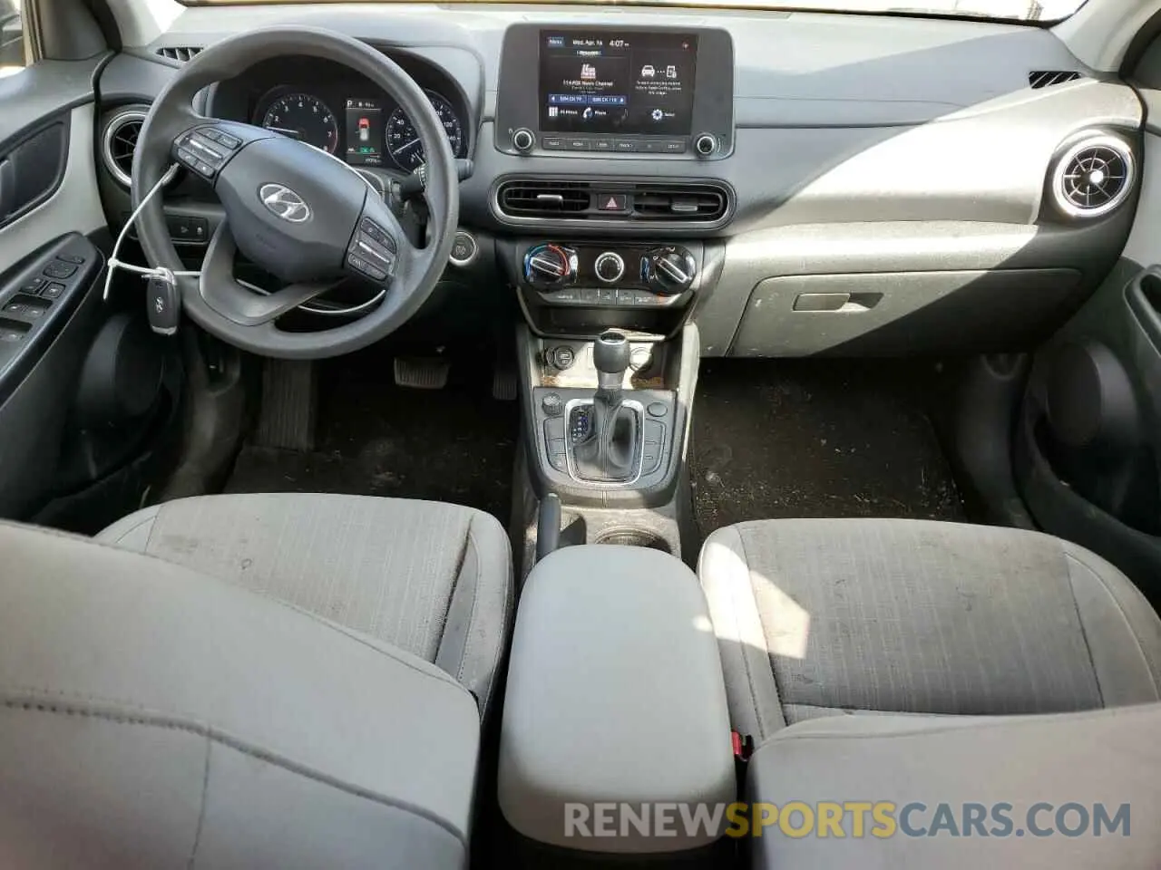 8 Photograph of a damaged car KM8K62AB3NU849120 HYUNDAI KONA 2022