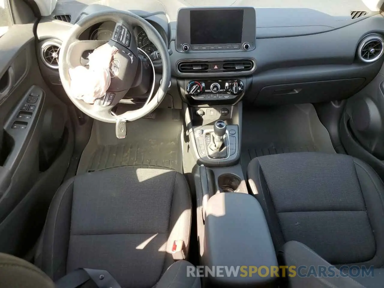 8 Photograph of a damaged car KM8K62AB3NU922955 HYUNDAI KONA 2022