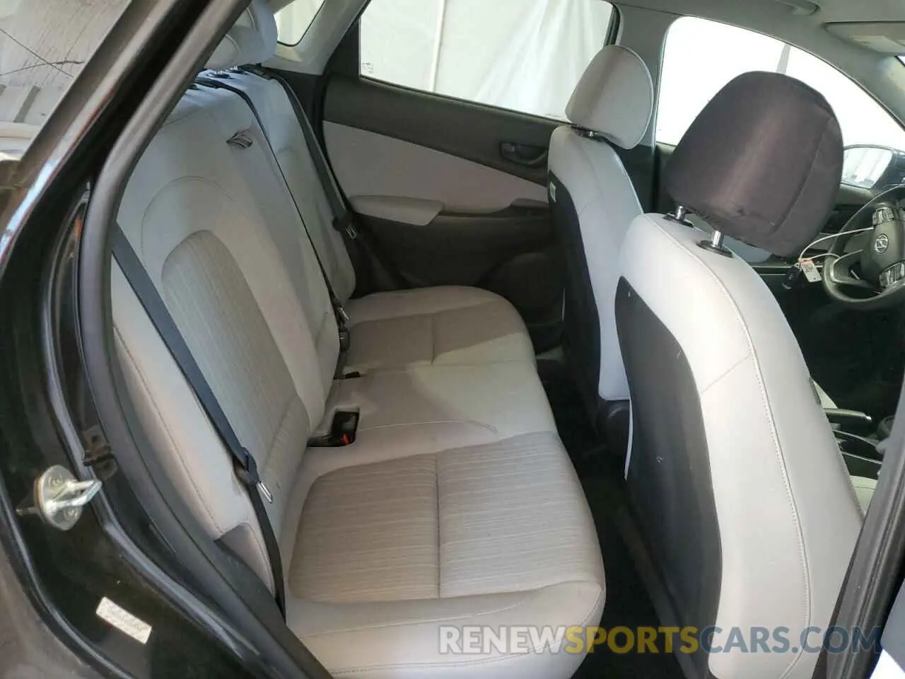 11 Photograph of a damaged car KM8K62AB4NU820788 HYUNDAI KONA 2022