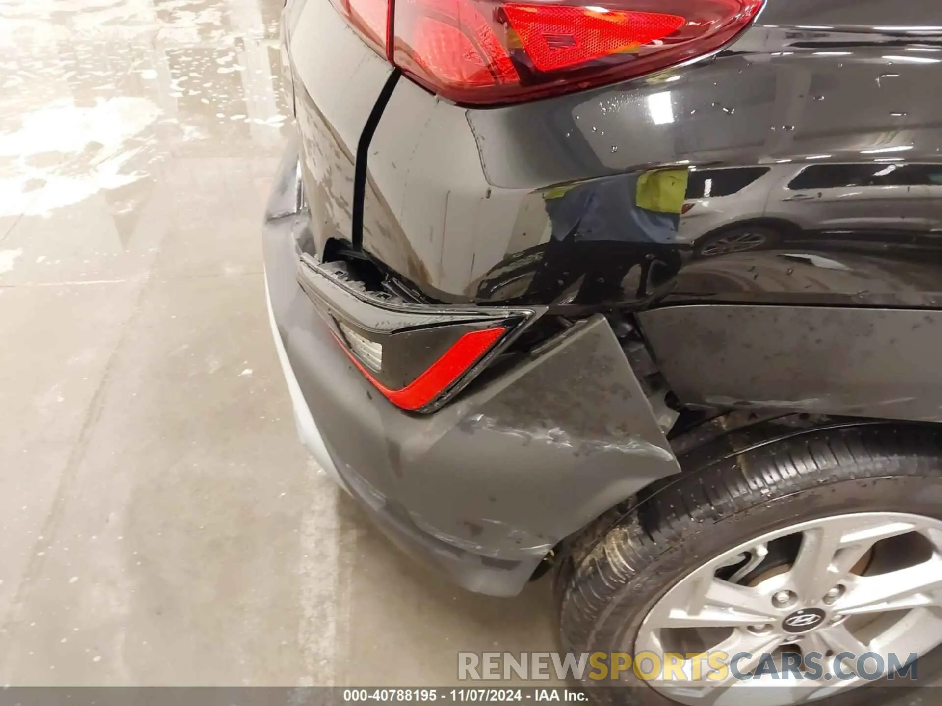 18 Photograph of a damaged car KM8K62AB4NU821746 HYUNDAI KONA 2022