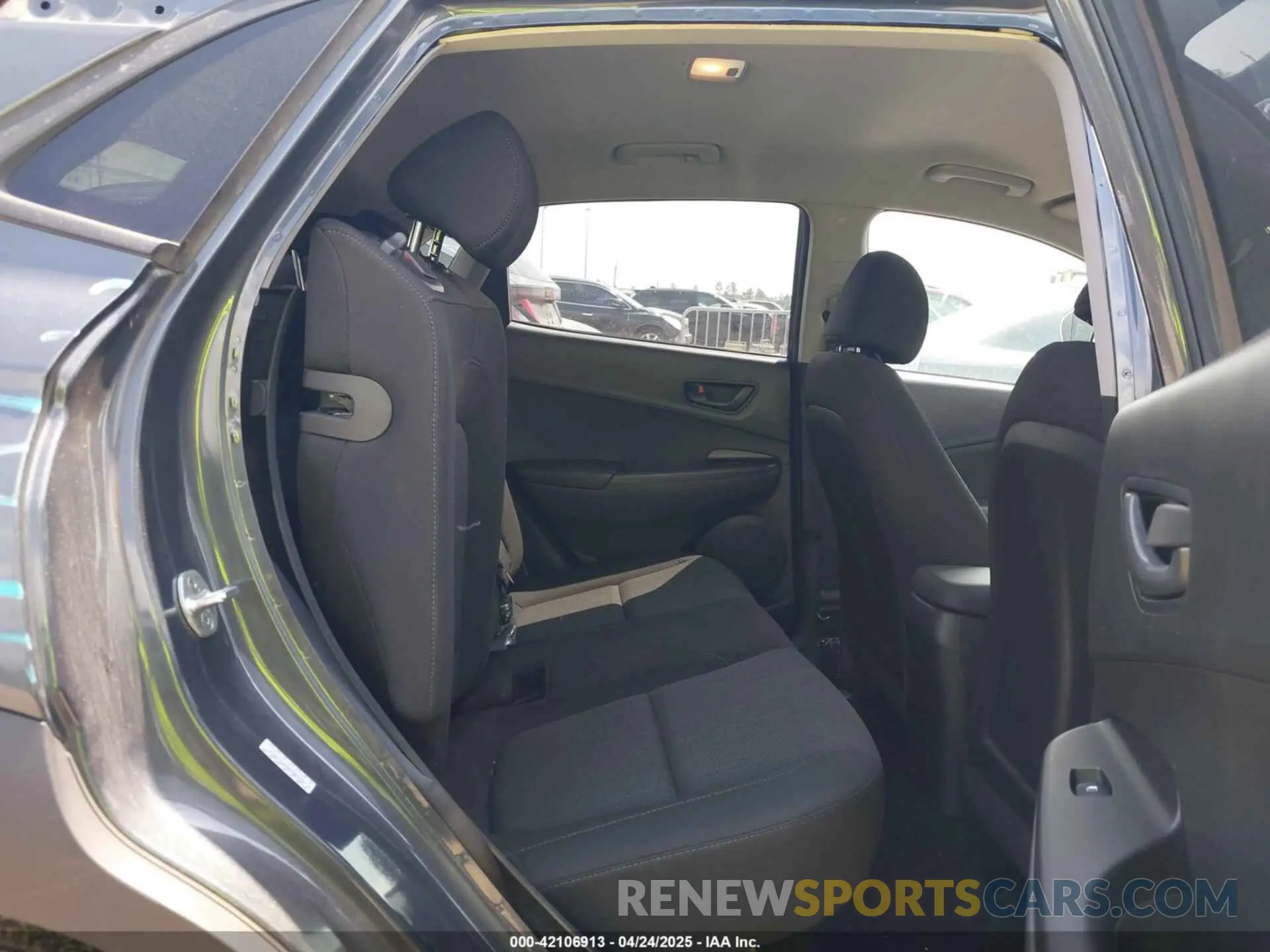 8 Photograph of a damaged car KM8K62AB4NU907624 HYUNDAI KONA 2022