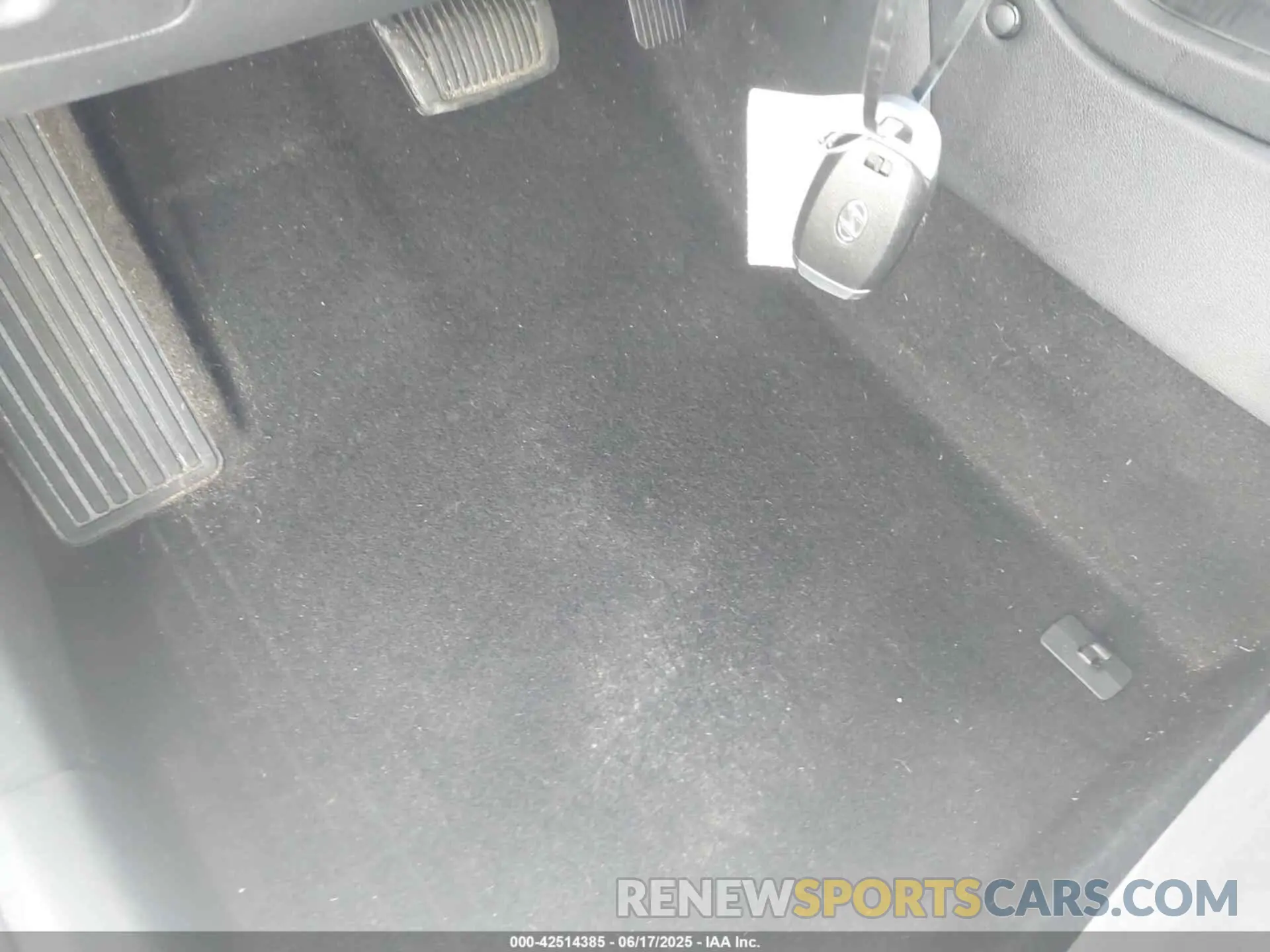 11 Photograph of a damaged car KM8K62AB6NU803457 HYUNDAI KONA 2022