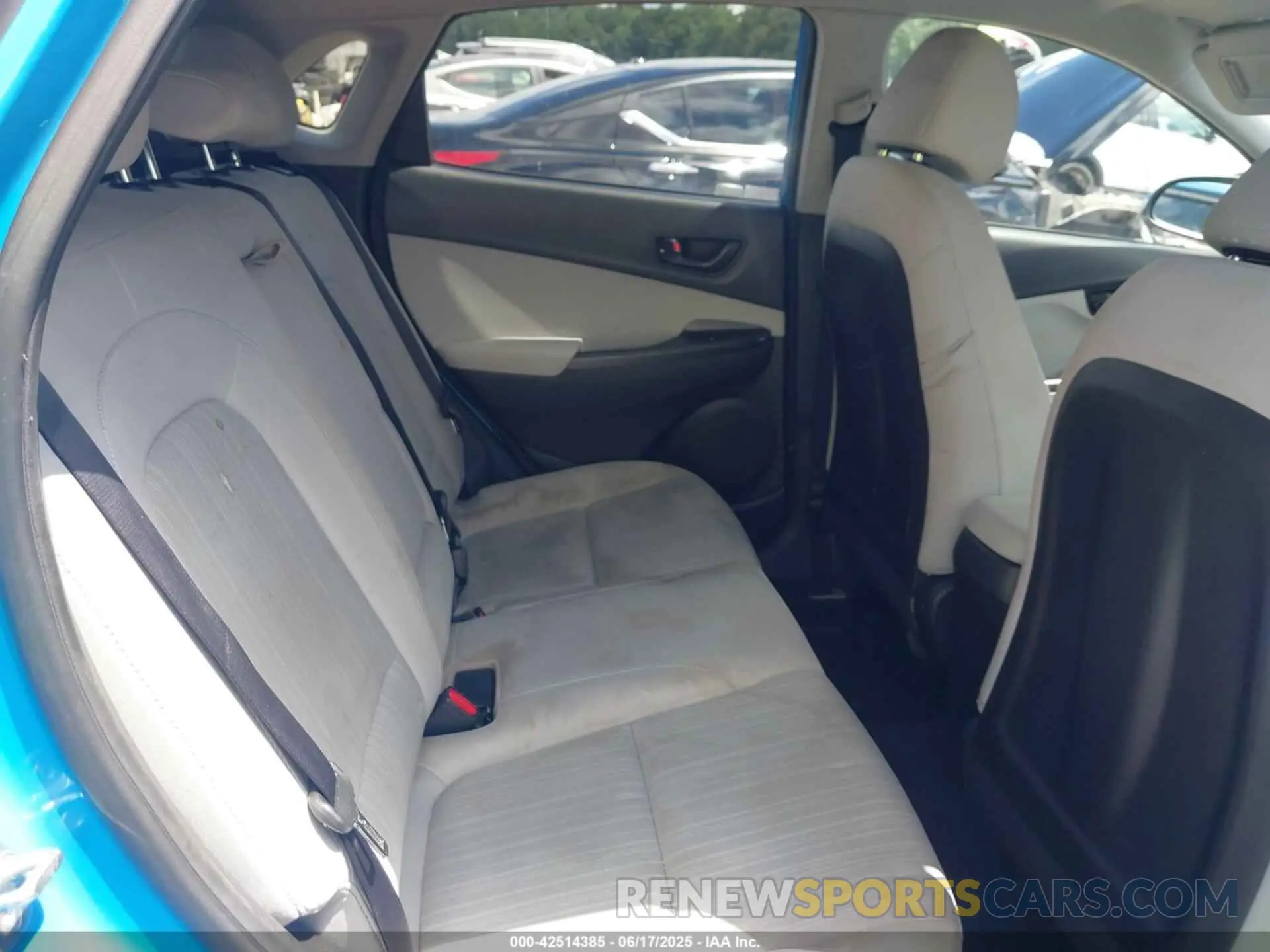 8 Photograph of a damaged car KM8K62AB6NU803457 HYUNDAI KONA 2022
