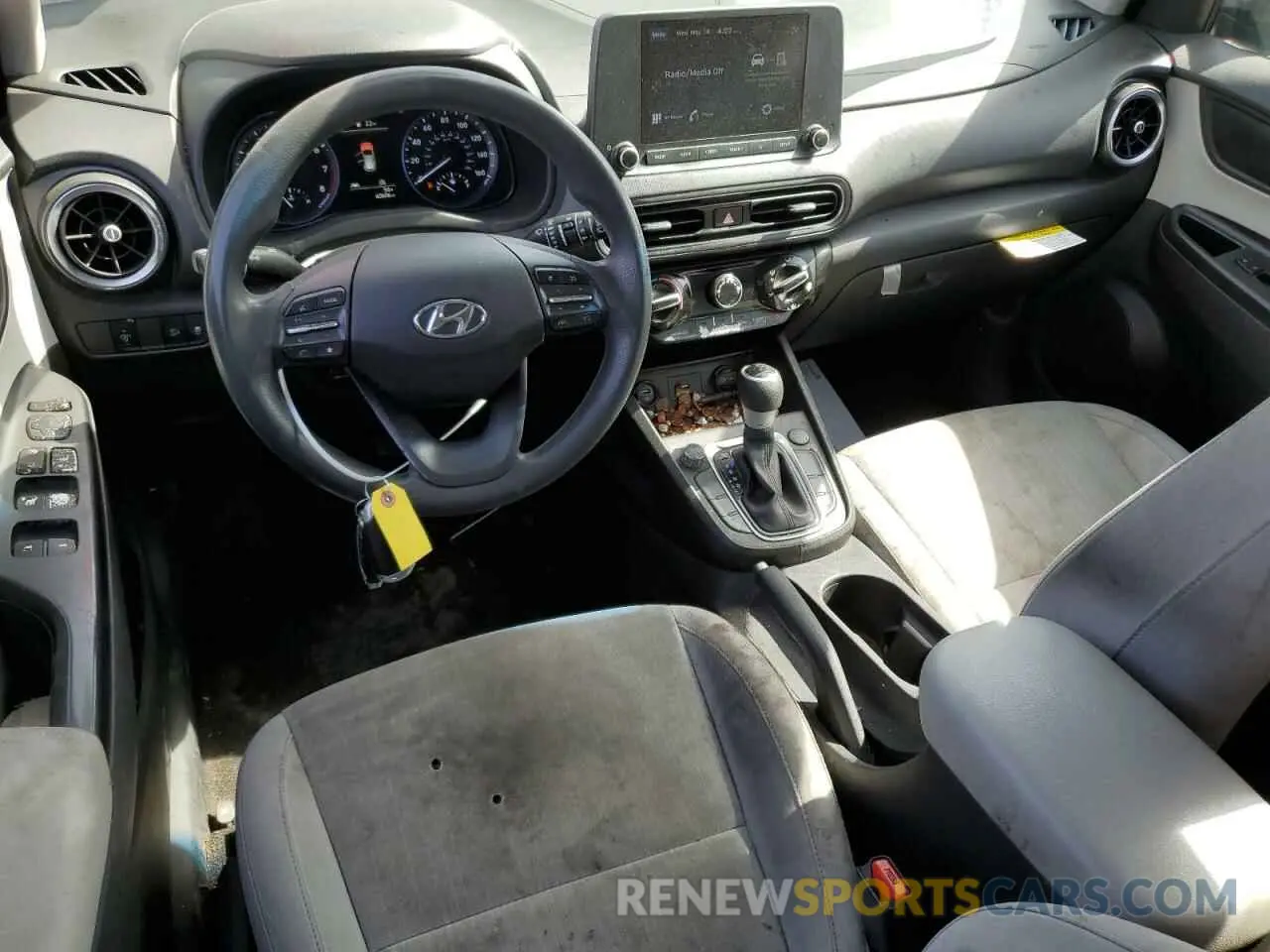 8 Photograph of a damaged car KM8K62AB6NU881964 HYUNDAI KONA 2022