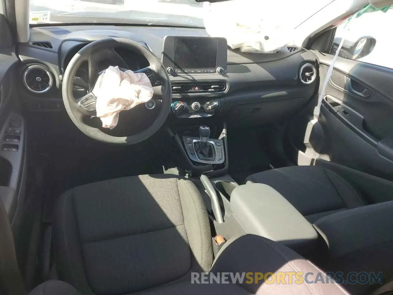 8 Photograph of a damaged car KM8K62AB6NU916731 HYUNDAI KONA 2022