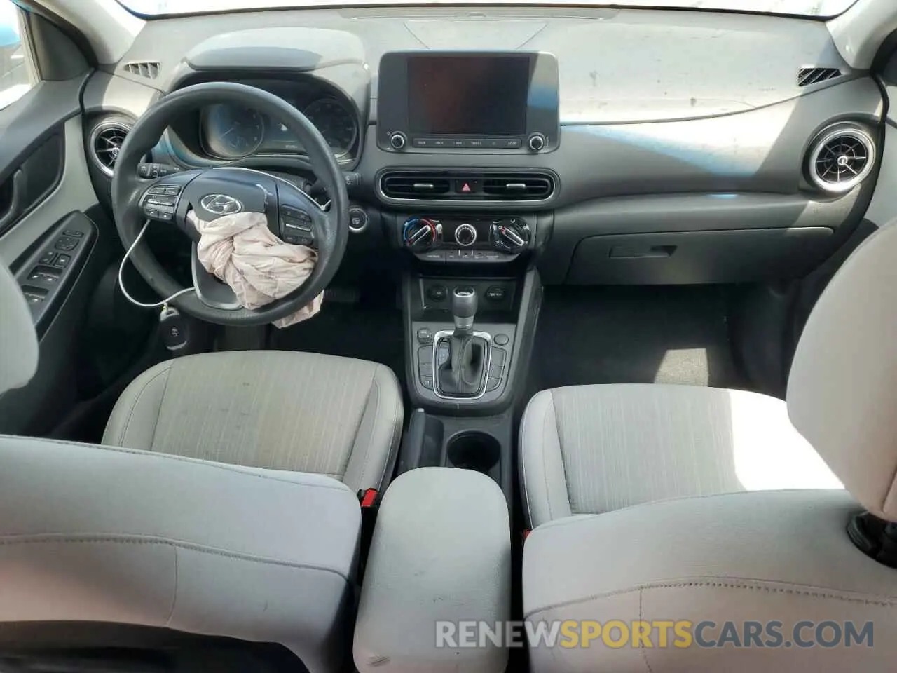 8 Photograph of a damaged car KM8K62AB7NU811907 HYUNDAI KONA 2022
