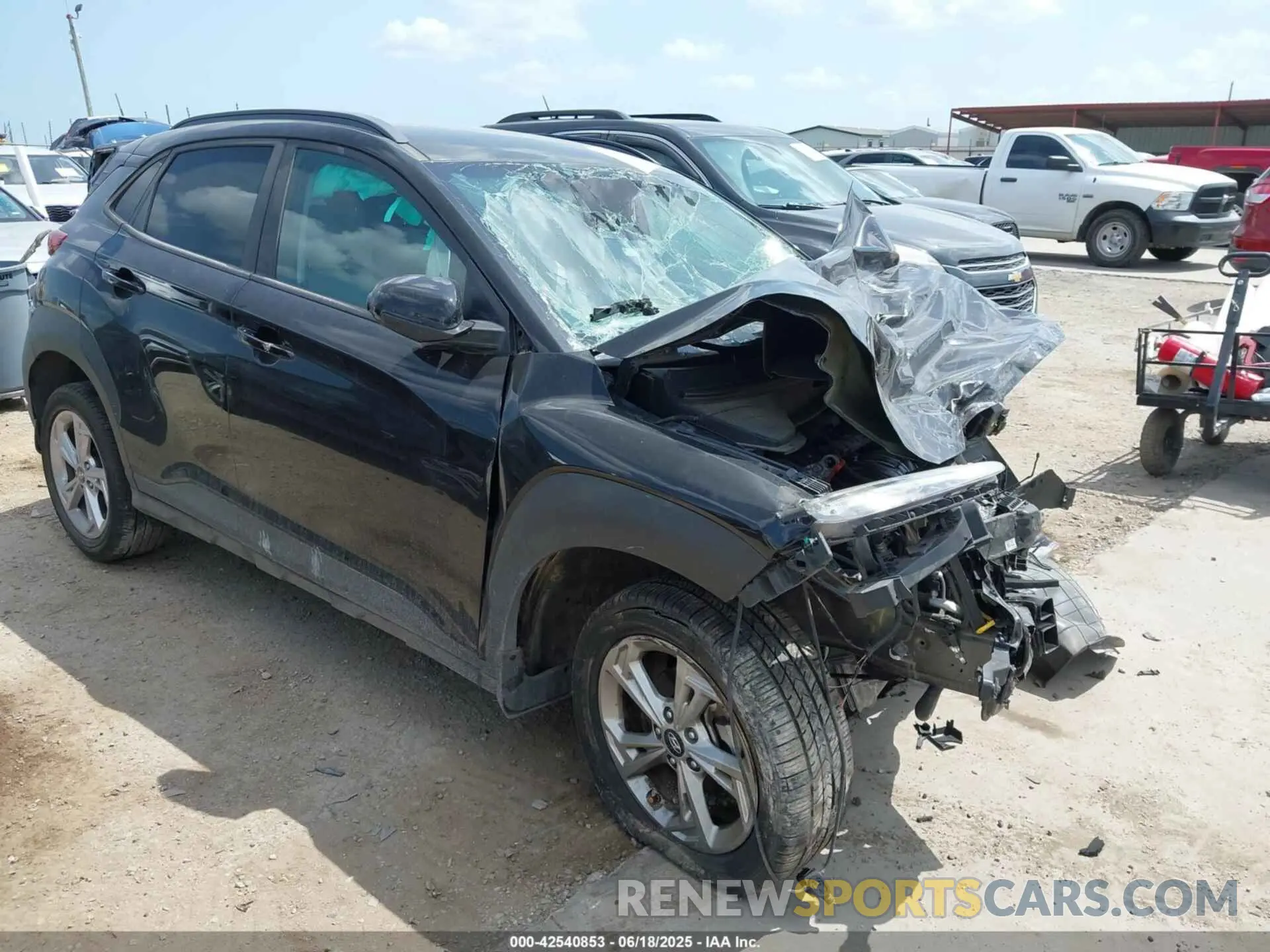 1 Photograph of a damaged car KM8K62AB8NU881786 HYUNDAI KONA 2022