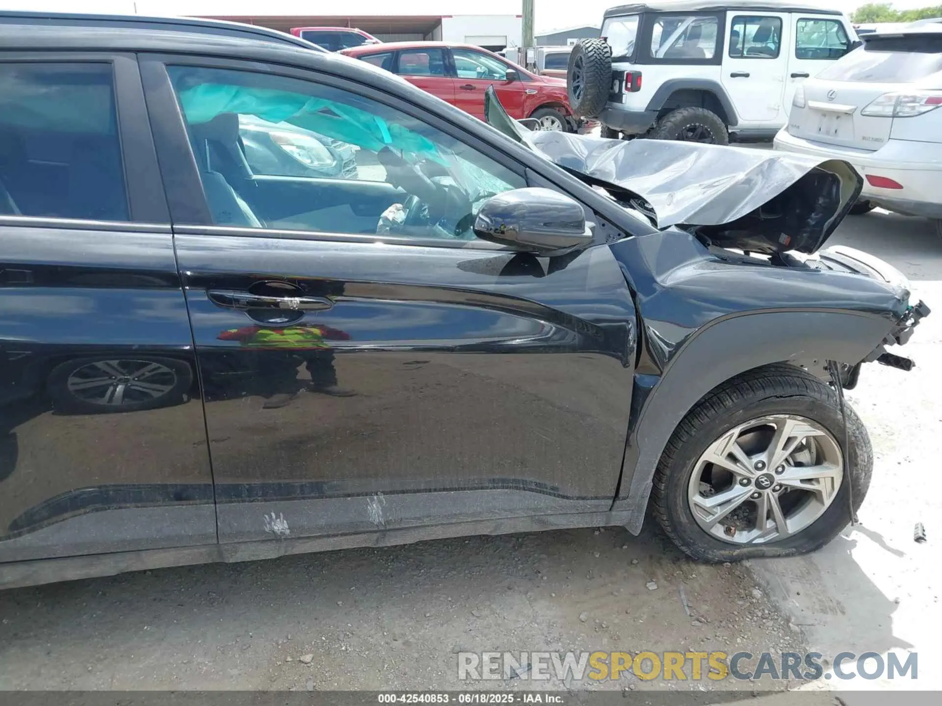 13 Photograph of a damaged car KM8K62AB8NU881786 HYUNDAI KONA 2022