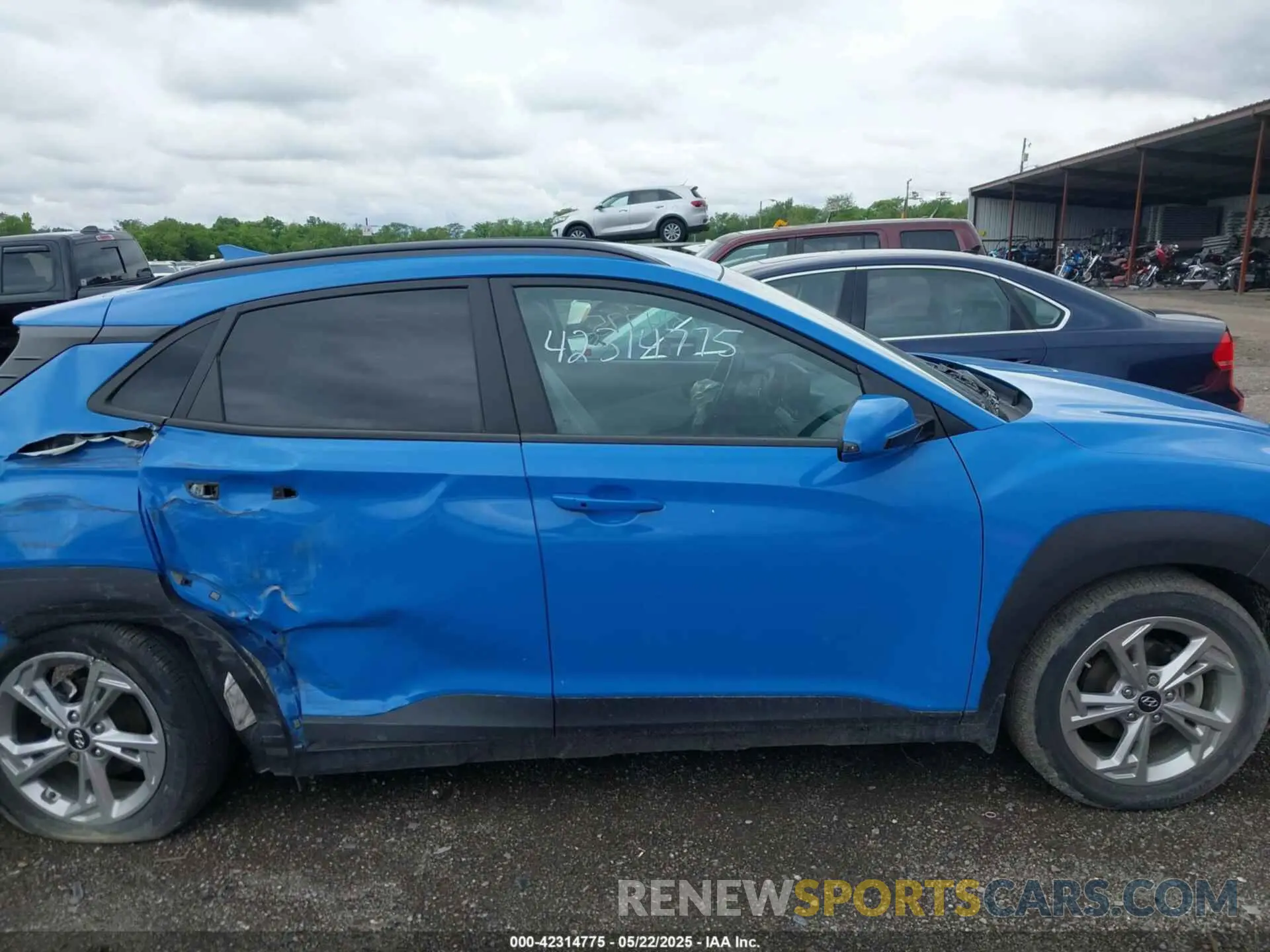 12 Photograph of a damaged car KM8K62AB9NU812511 HYUNDAI KONA 2022