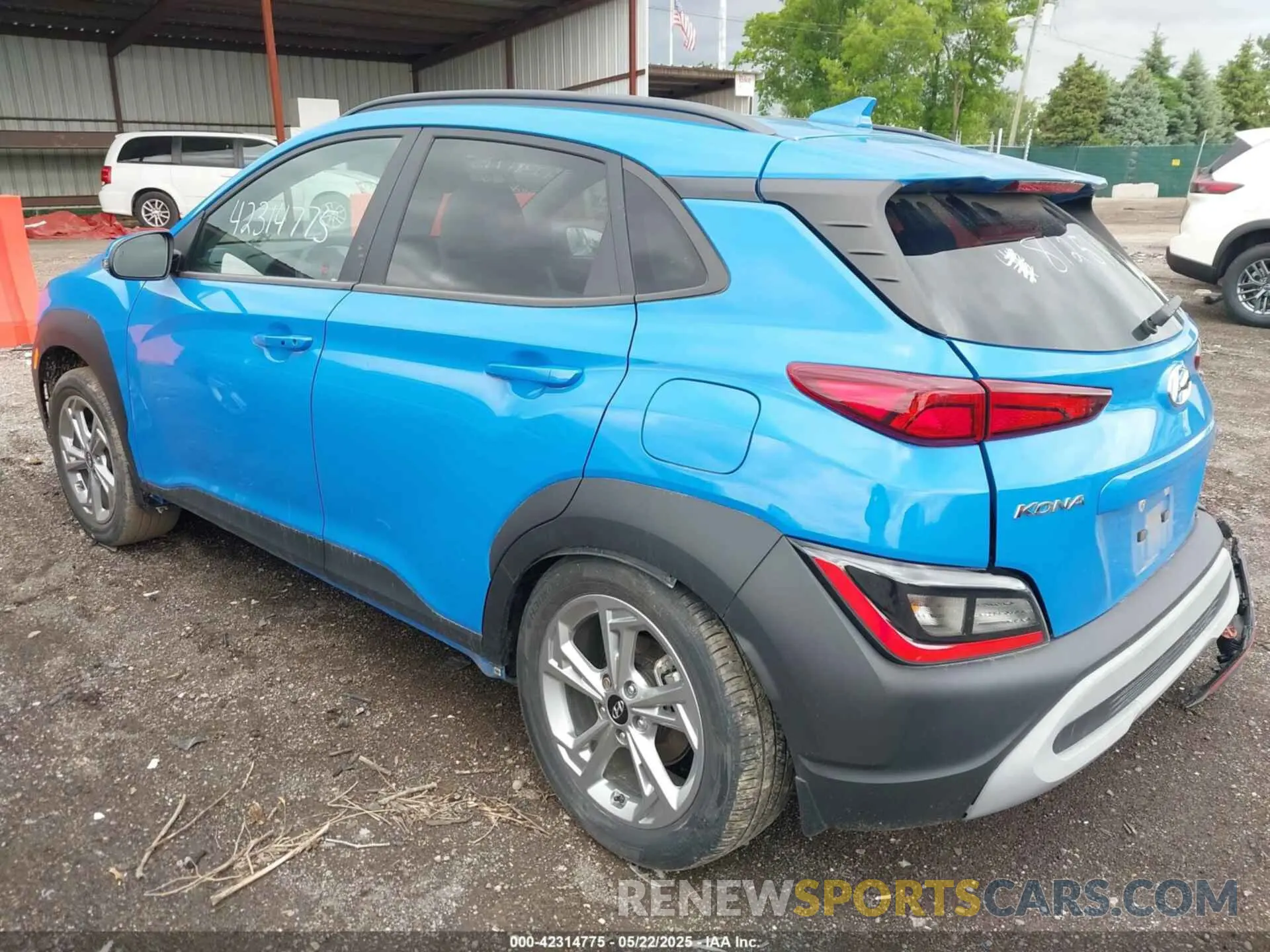 3 Photograph of a damaged car KM8K62AB9NU812511 HYUNDAI KONA 2022