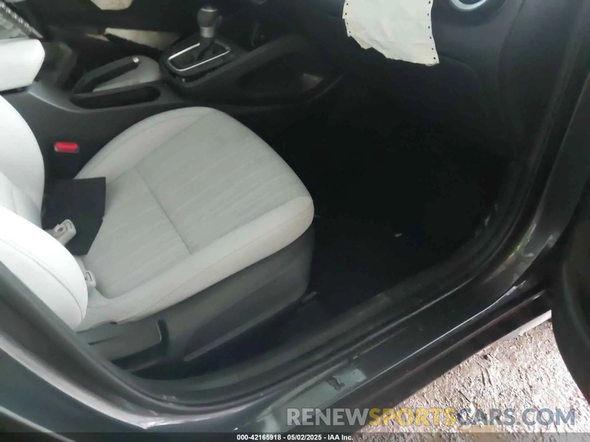 5 Photograph of a damaged car KM8K62AB9NU814727 HYUNDAI KONA 2022
