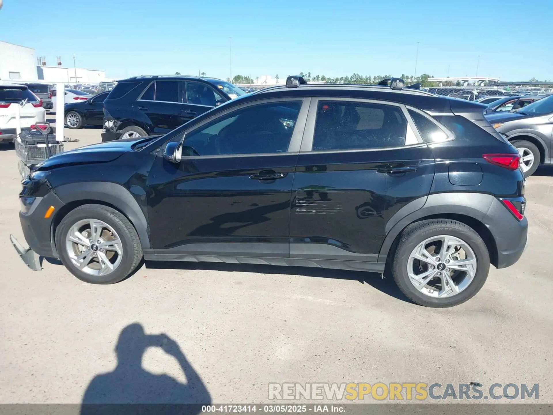 14 Photograph of a damaged car KM8K62AB9NU816168 HYUNDAI KONA 2022