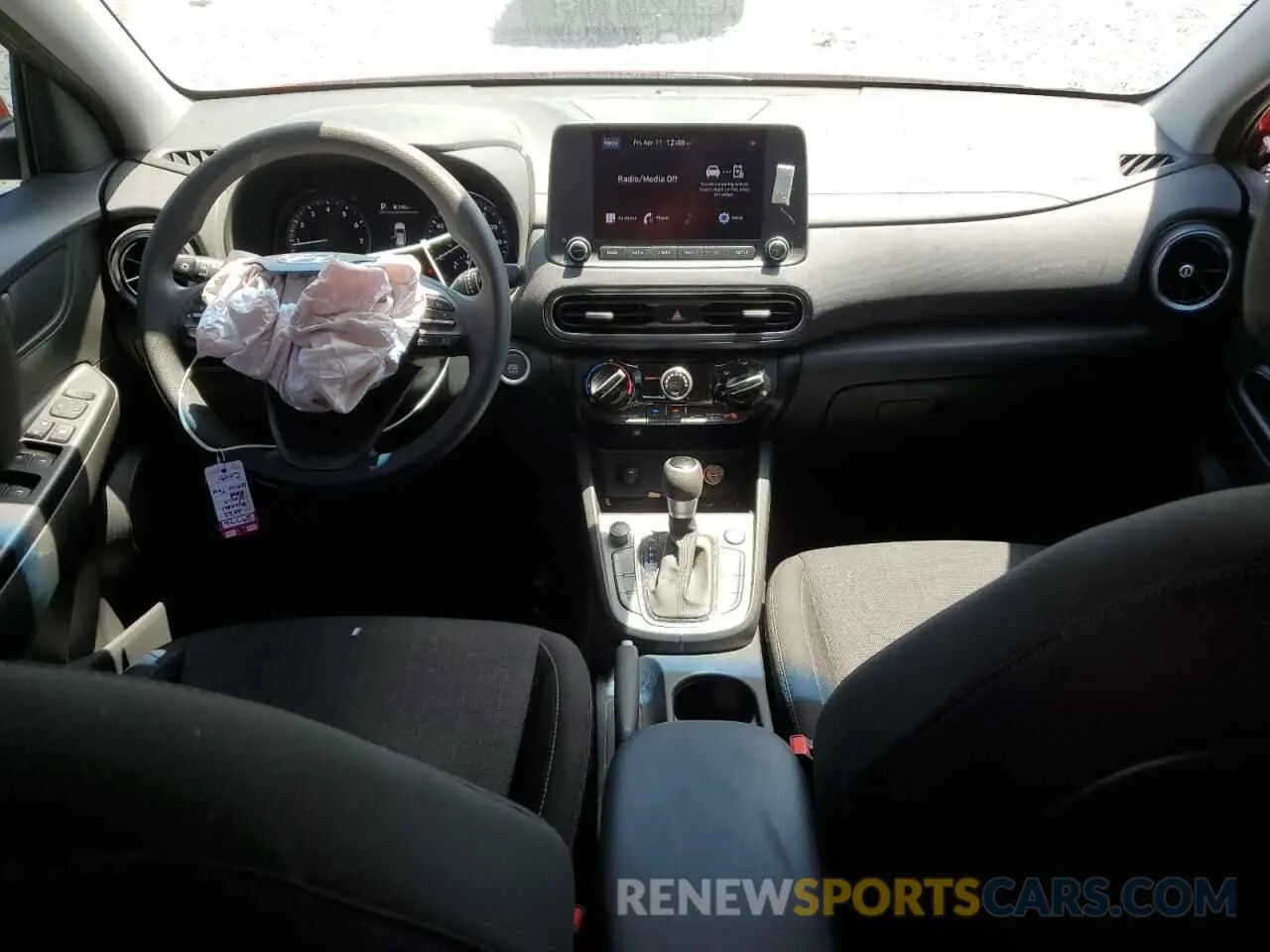 8 Photograph of a damaged car KM8K62AB9NU829955 HYUNDAI KONA 2022