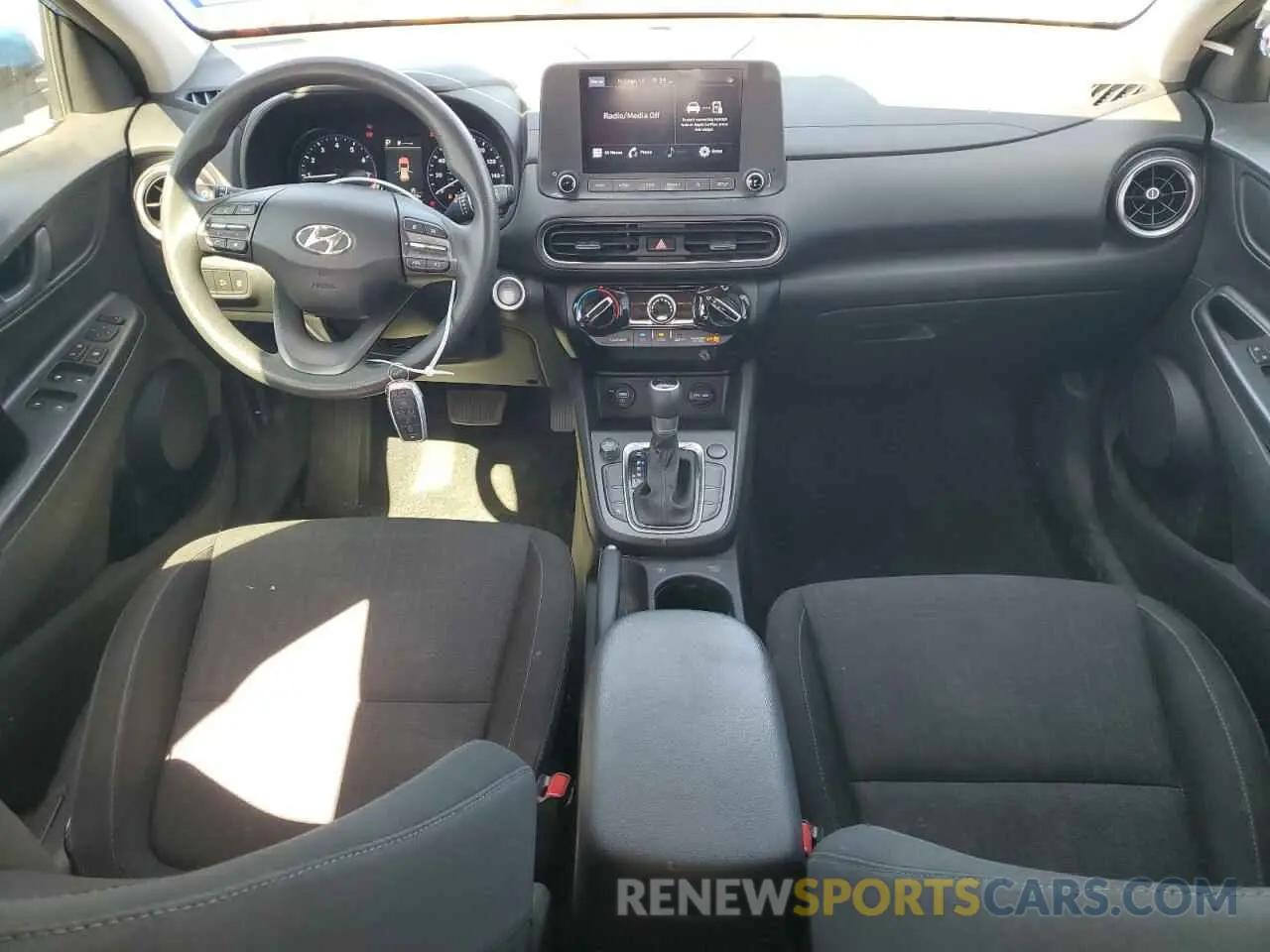 8 Photograph of a damaged car KM8K62AB9NU876810 HYUNDAI KONA 2022