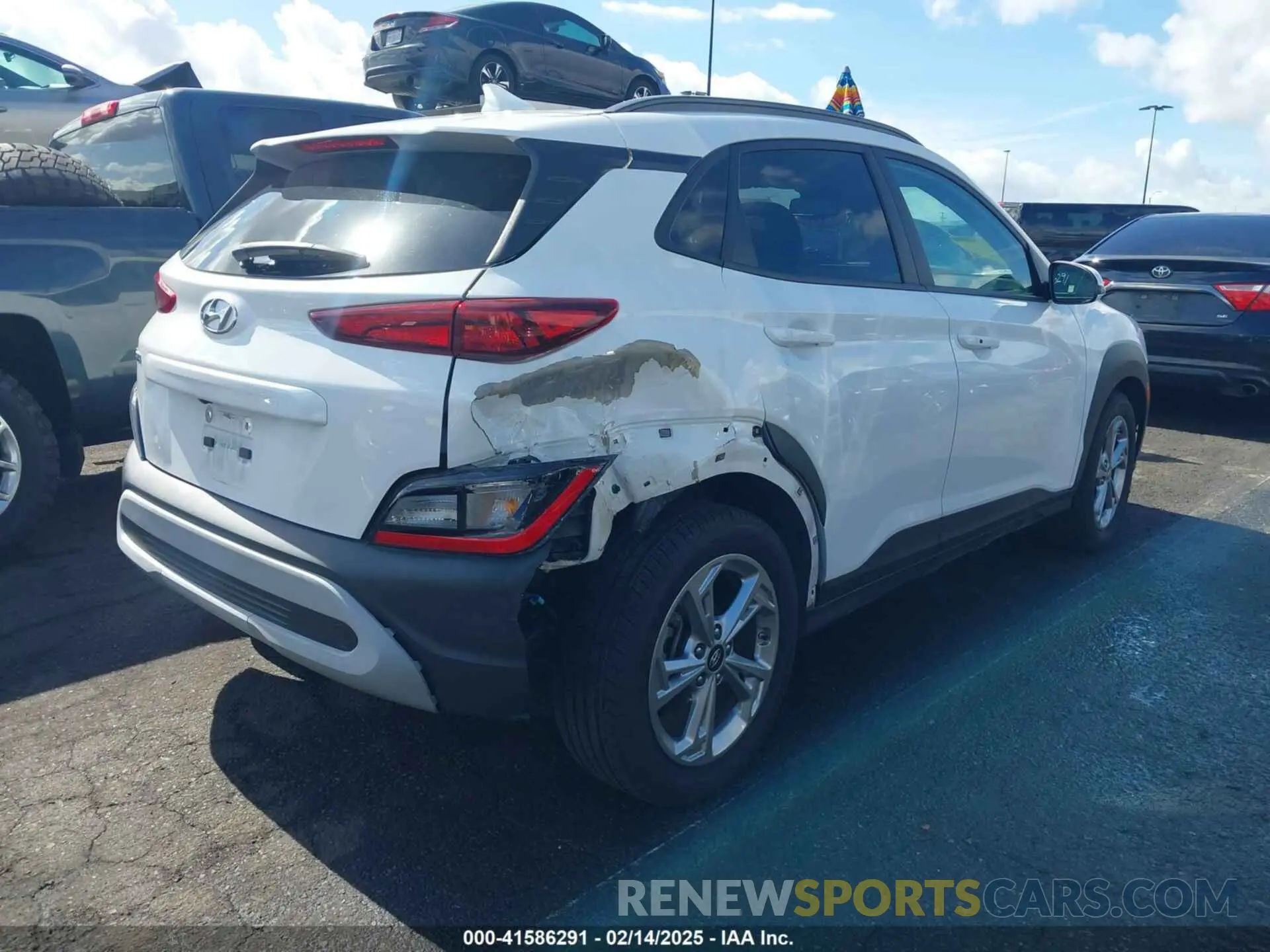 4 Photograph of a damaged car KM8K62AB9NU926444 HYUNDAI KONA 2022