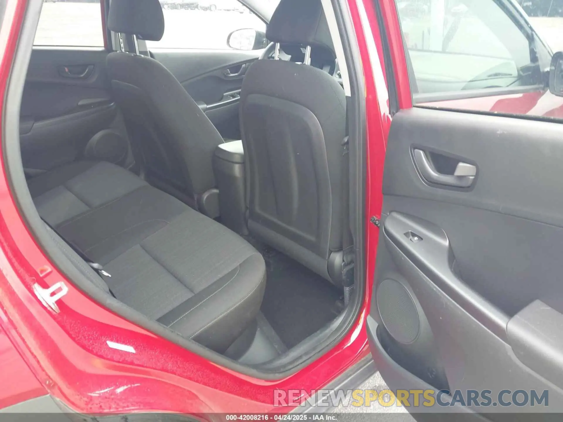 8 Photograph of a damaged car KM8K6CAB0NU761776 HYUNDAI KONA 2022