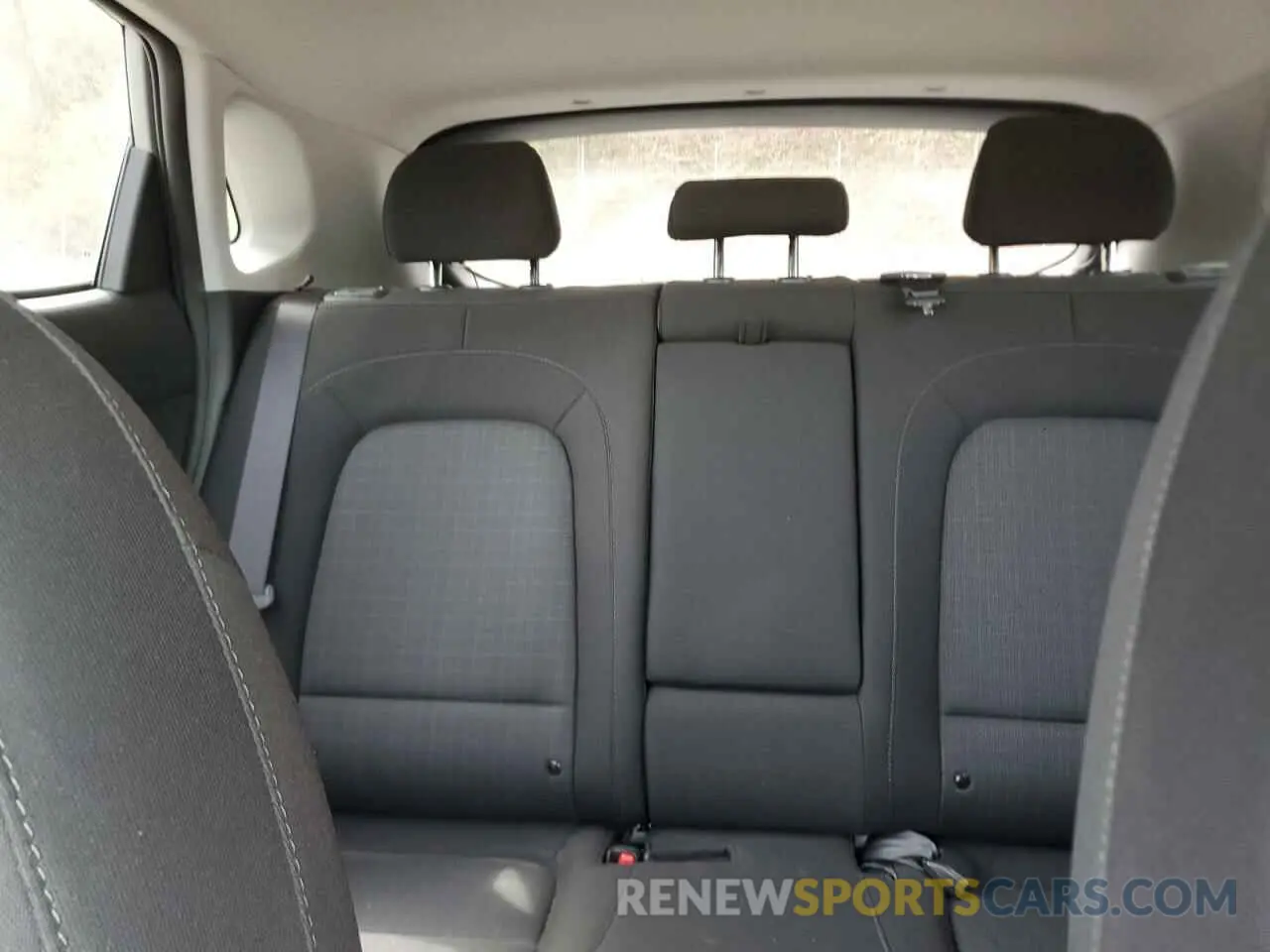10 Photograph of a damaged car KM8K6CAB0NU819594 HYUNDAI KONA 2022