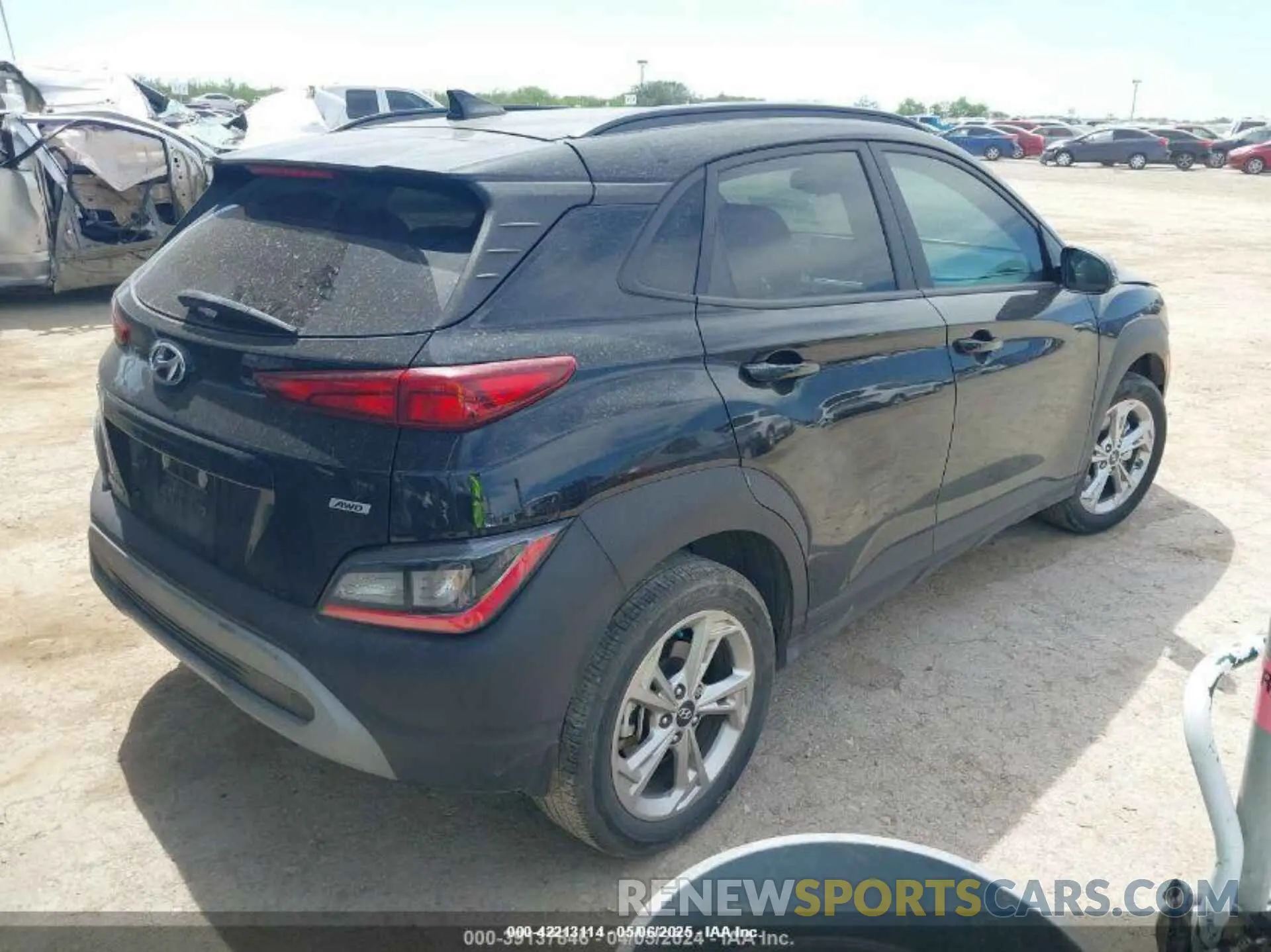 4 Photograph of a damaged car KM8K6CAB0NU892111 HYUNDAI KONA 2022