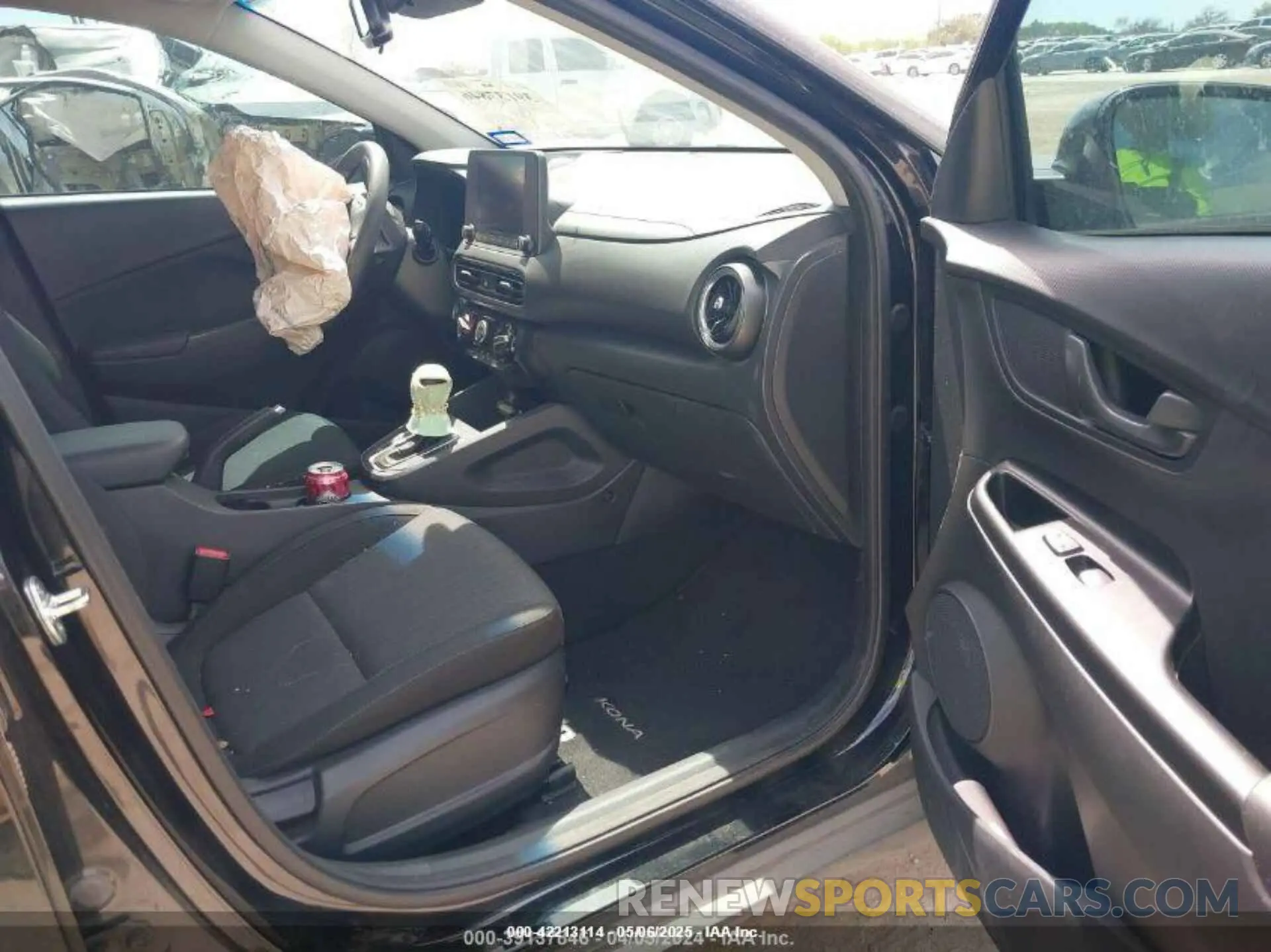 5 Photograph of a damaged car KM8K6CAB0NU892111 HYUNDAI KONA 2022