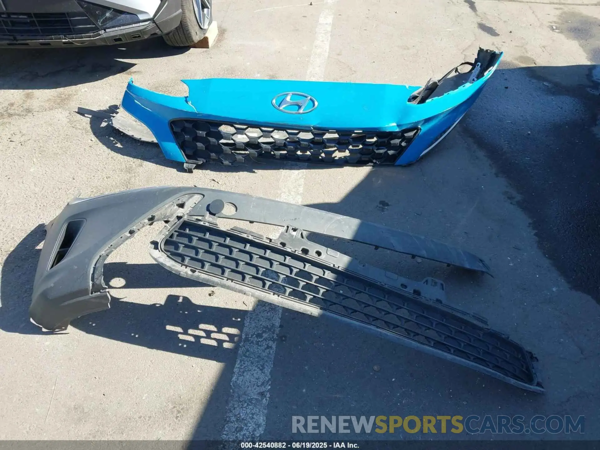 12 Photograph of a damaged car KM8K6CAB1NU901799 HYUNDAI KONA 2022
