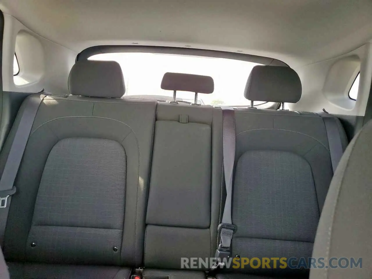 10 Photograph of a damaged car KM8K6CAB2NU846117 HYUNDAI KONA 2022