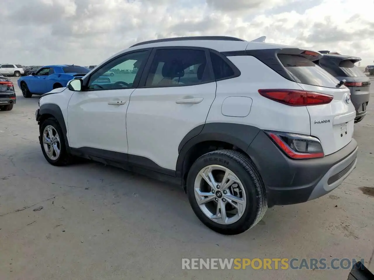 2 Photograph of a damaged car KM8K6CAB2NU846117 HYUNDAI KONA 2022