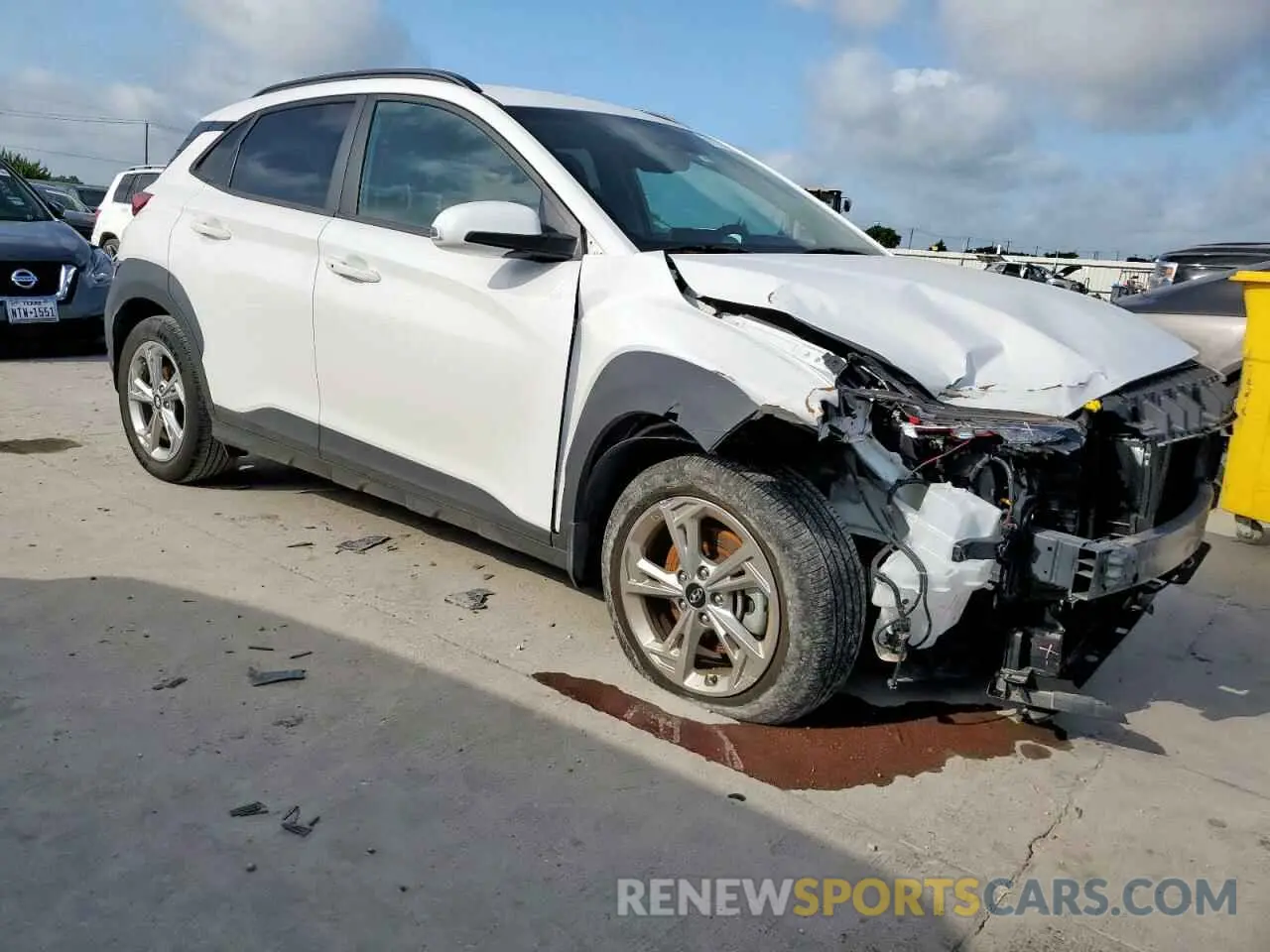 4 Photograph of a damaged car KM8K6CAB2NU846117 HYUNDAI KONA 2022