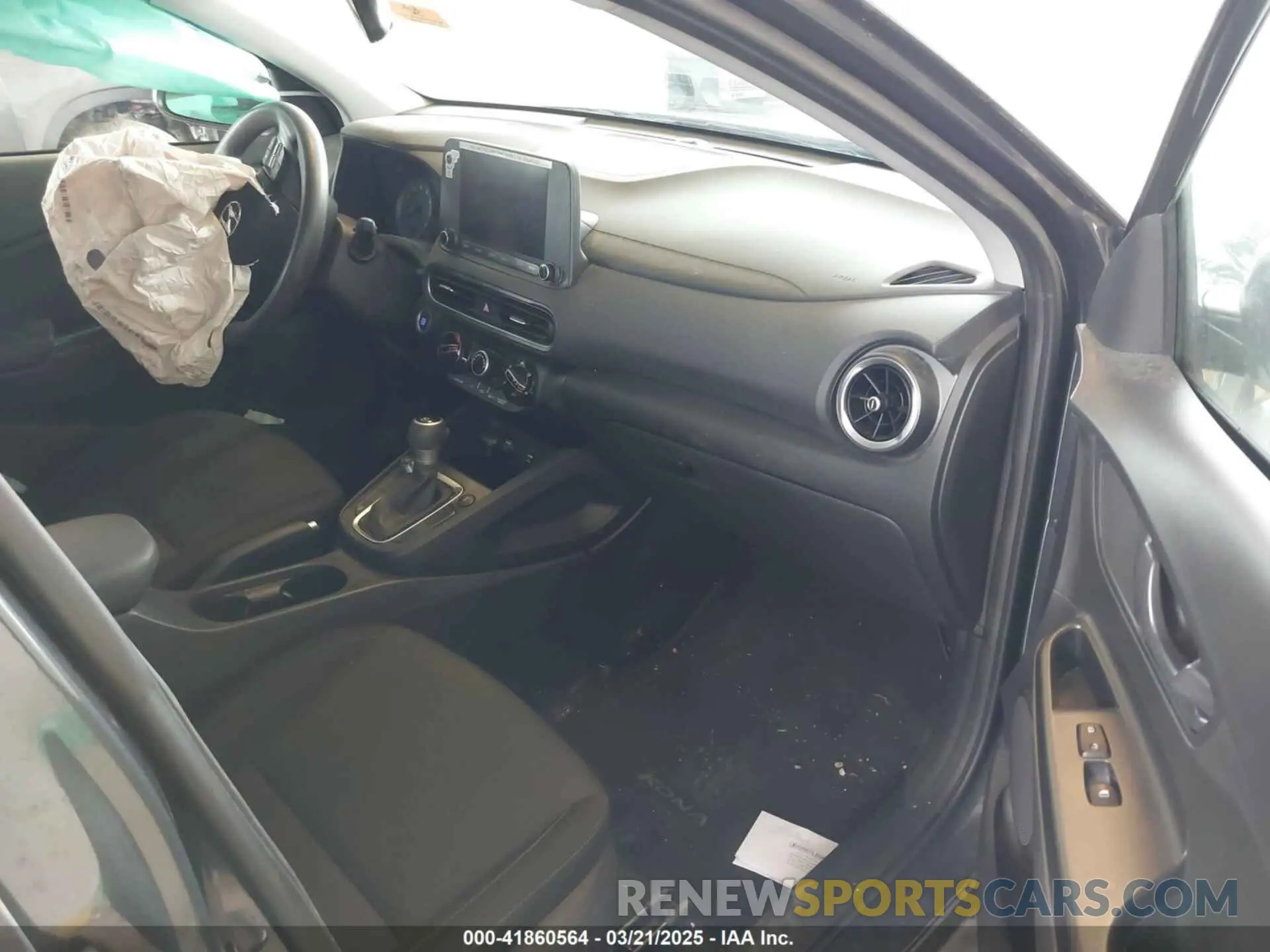 5 Photograph of a damaged car KM8K6CAB2NU857411 HYUNDAI KONA 2022