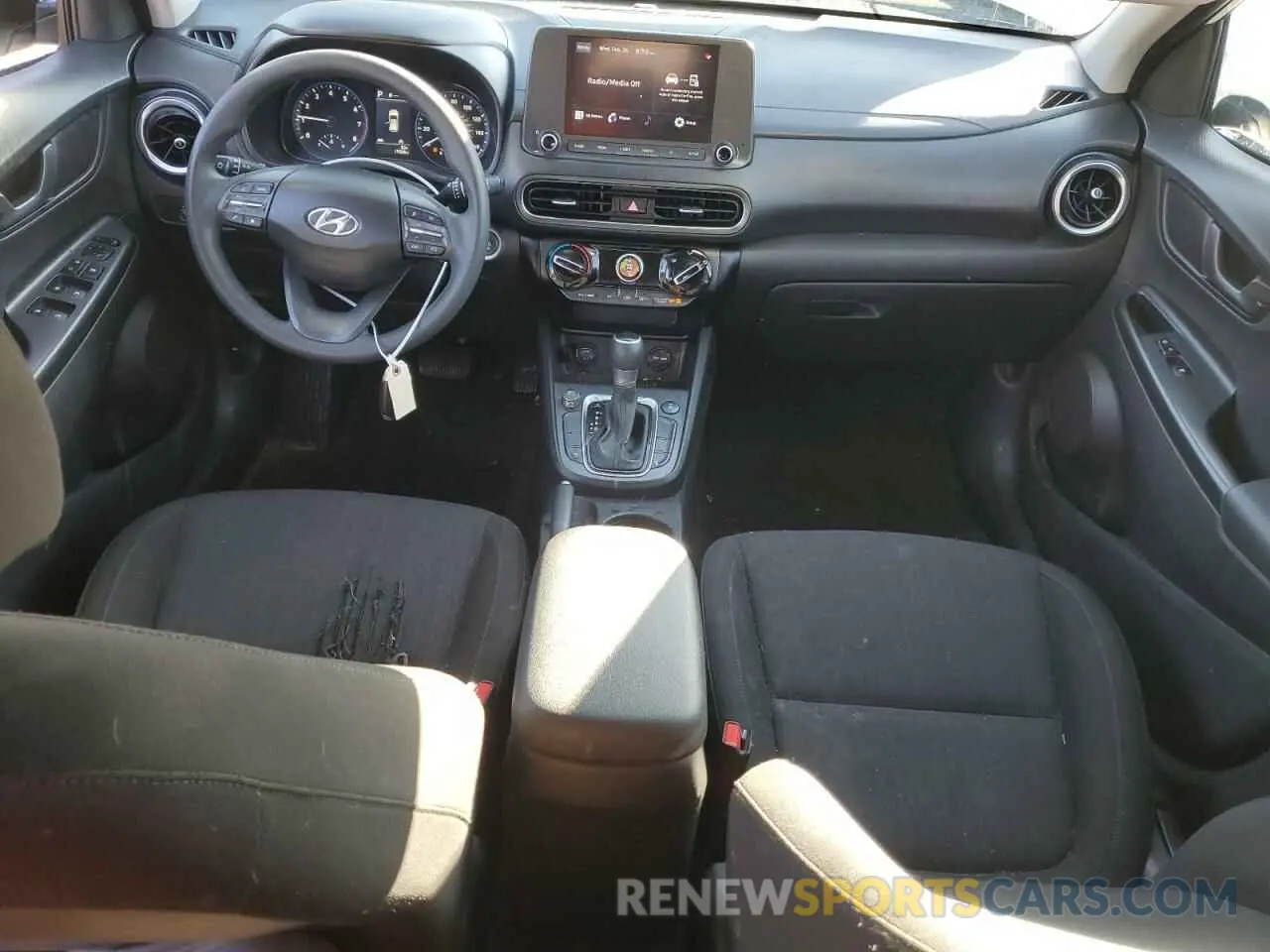8 Photograph of a damaged car KM8K6CAB3NU771816 HYUNDAI KONA 2022