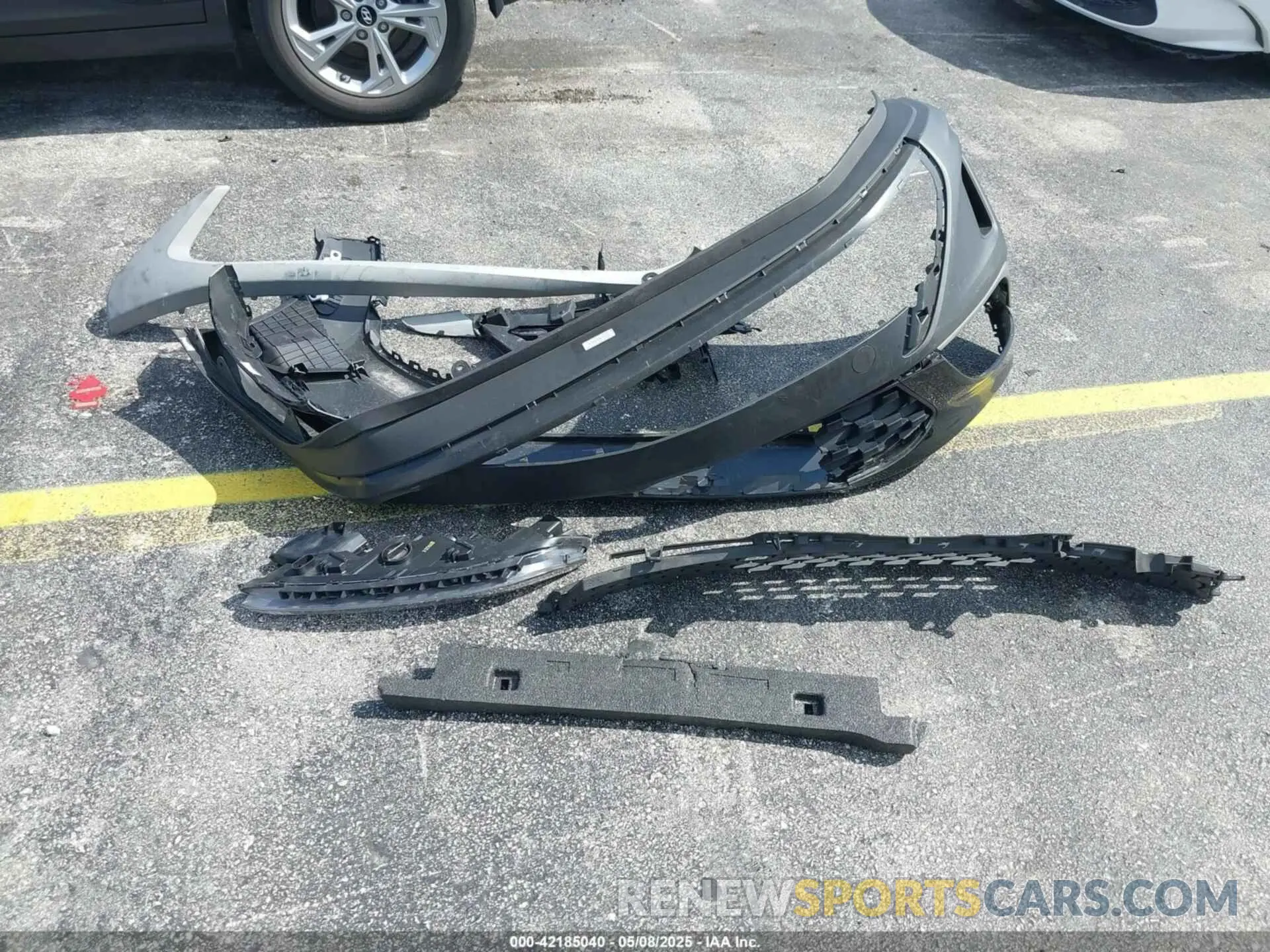 12 Photograph of a damaged car KM8K6CAB3NU918555 HYUNDAI KONA 2022
