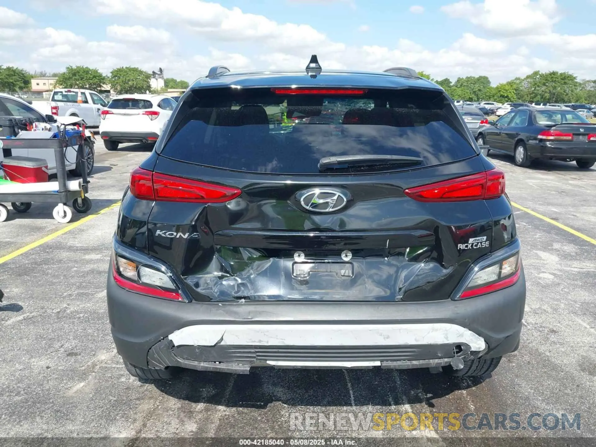 17 Photograph of a damaged car KM8K6CAB3NU918555 HYUNDAI KONA 2022