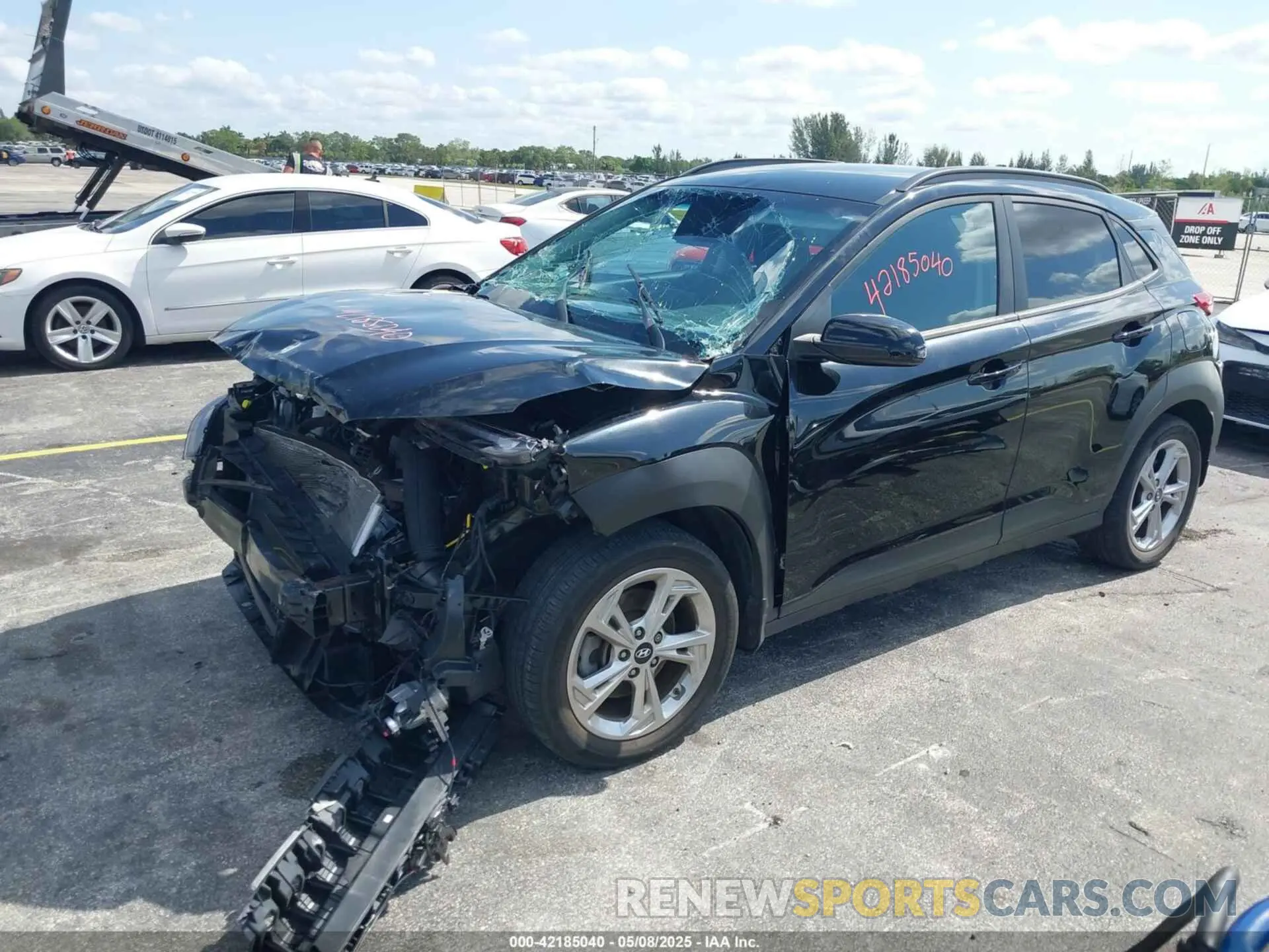 2 Photograph of a damaged car KM8K6CAB3NU918555 HYUNDAI KONA 2022