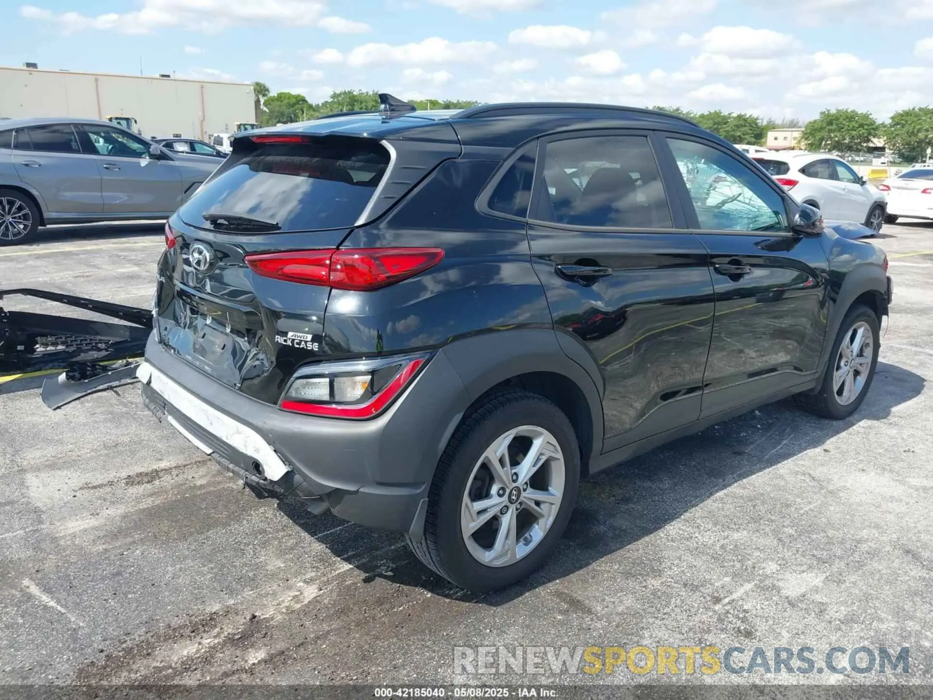 4 Photograph of a damaged car KM8K6CAB3NU918555 HYUNDAI KONA 2022