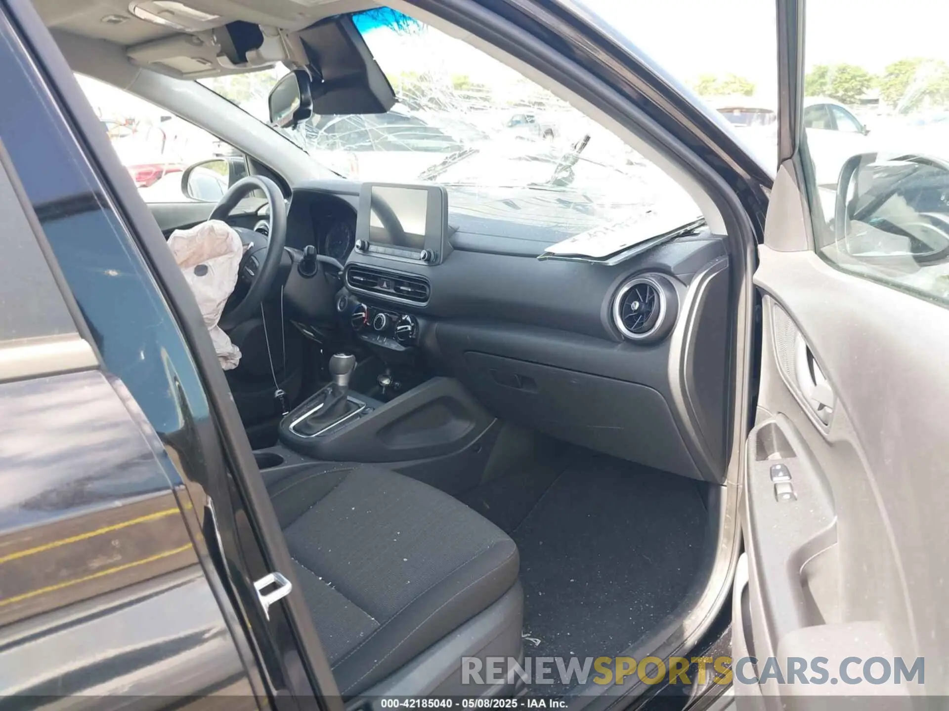 5 Photograph of a damaged car KM8K6CAB3NU918555 HYUNDAI KONA 2022