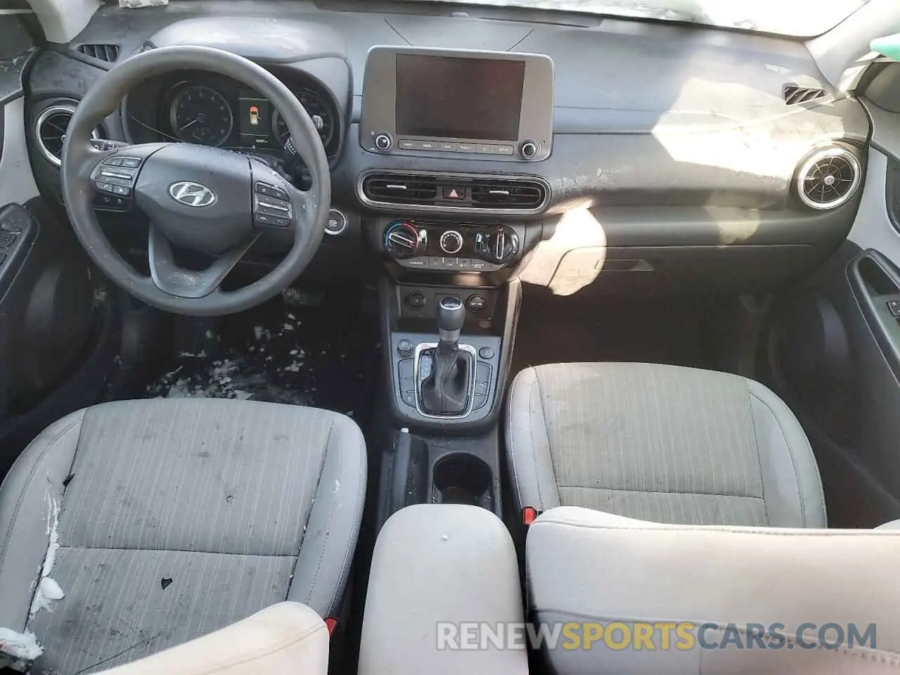 8 Photograph of a damaged car KM8K6CAB5NU821034 HYUNDAI KONA 2022