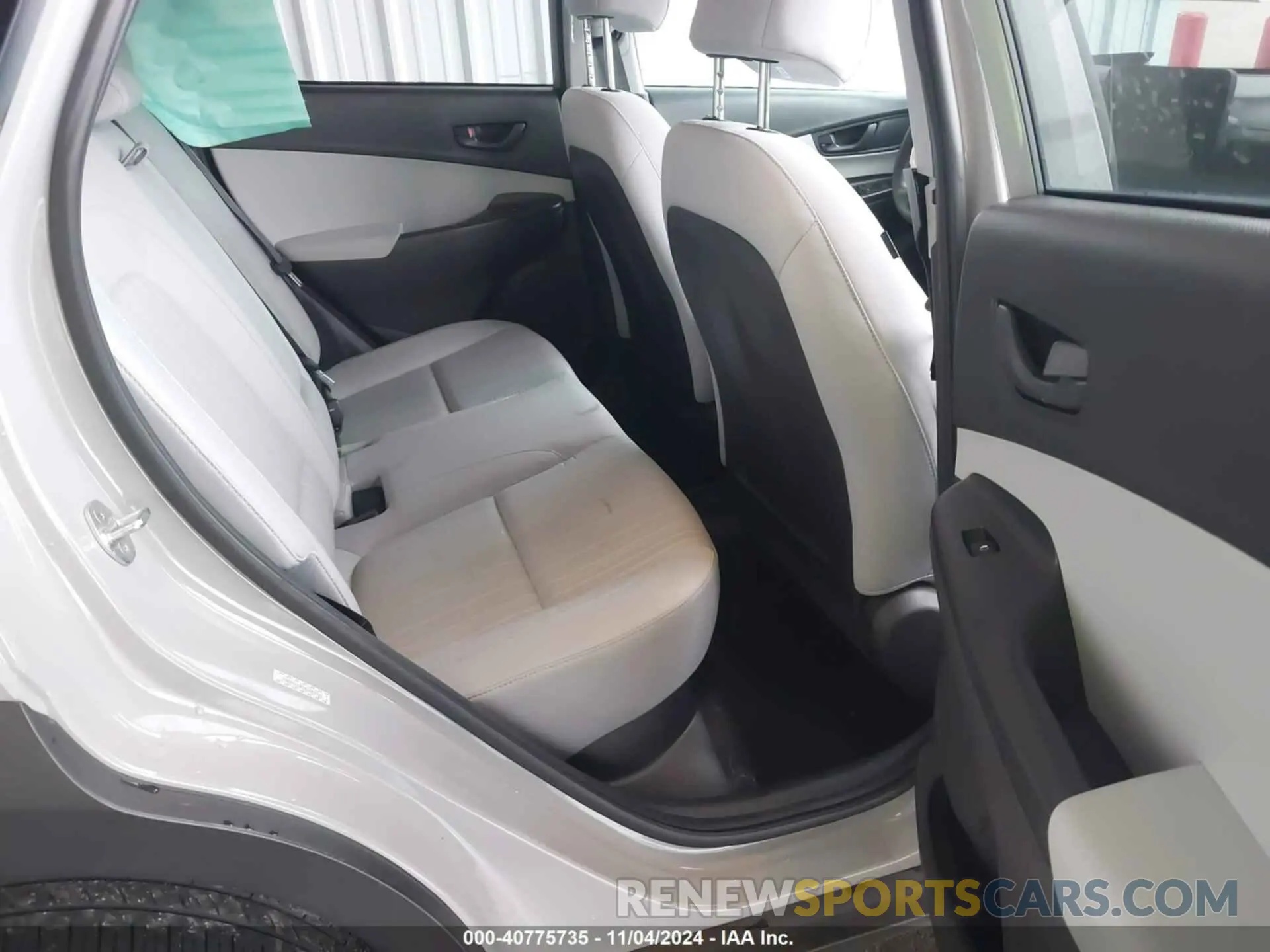 8 Photograph of a damaged car KM8K6CAB5NU883744 HYUNDAI KONA 2022