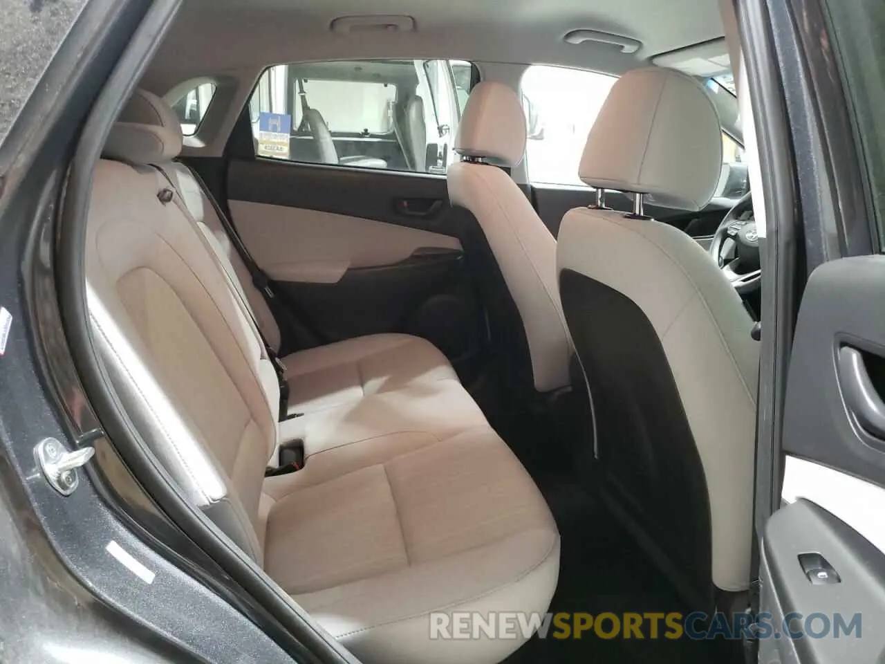 11 Photograph of a damaged car KM8K6CAB6NU826291 HYUNDAI KONA 2022