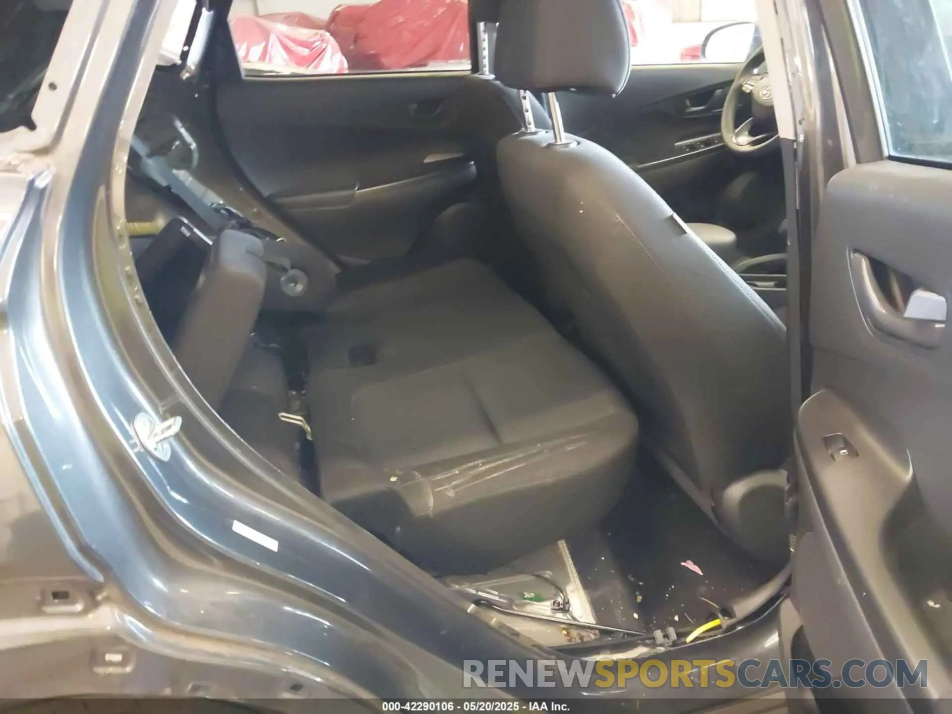 8 Photograph of a damaged car KM8K6CAB6NU828929 HYUNDAI KONA 2022