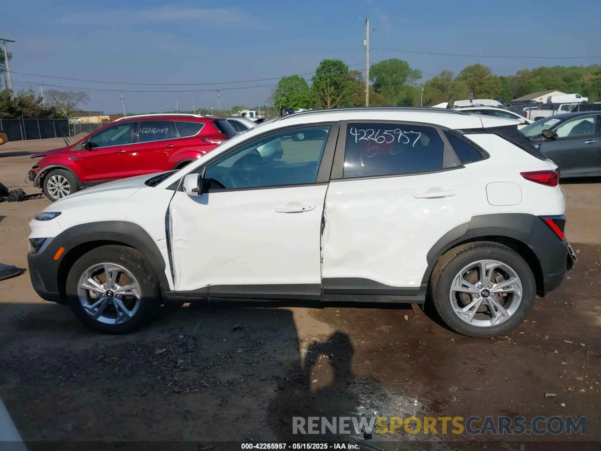 15 Photograph of a damaged car KM8K6CAB7NU901581 HYUNDAI KONA 2022