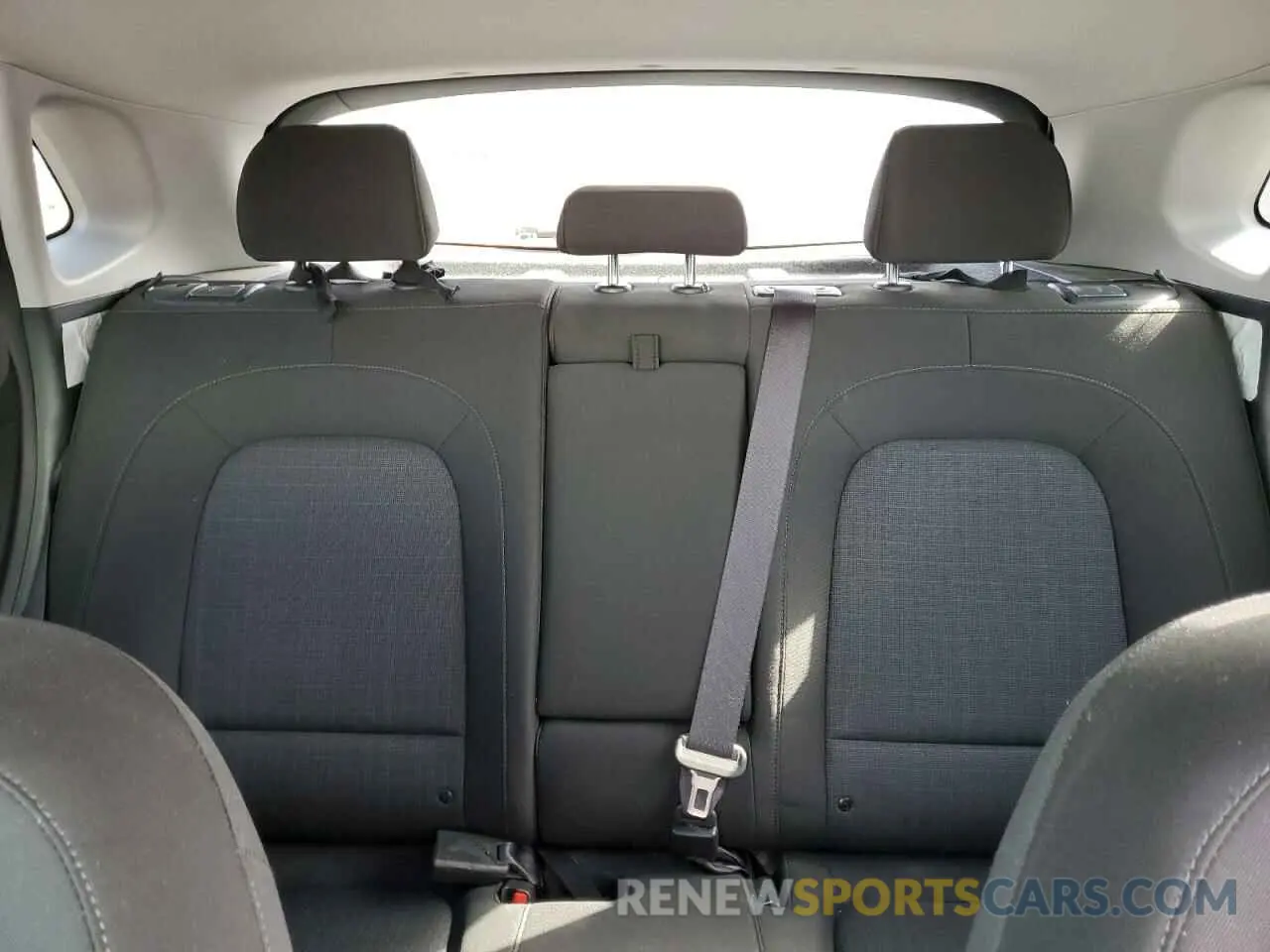 10 Photograph of a damaged car KM8K6CAB8NU849362 HYUNDAI KONA 2022