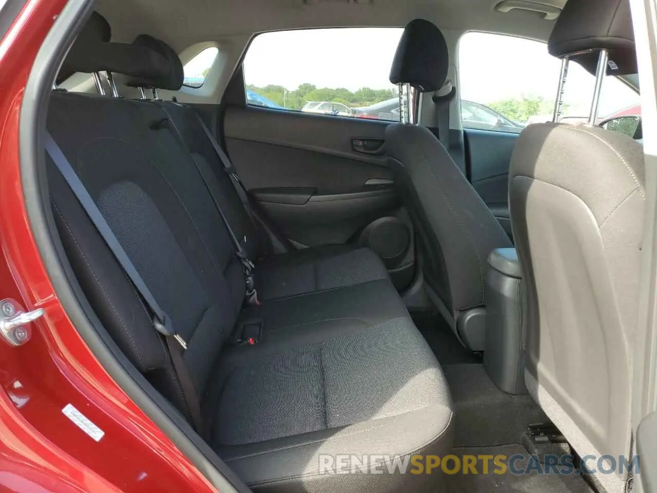 10 Photograph of a damaged car KM8K6CABXNU918181 HYUNDAI KONA 2022