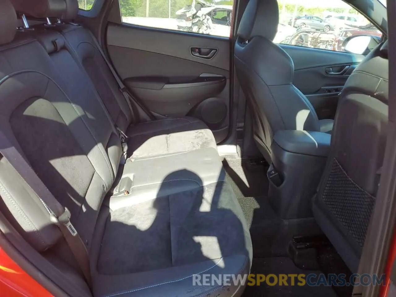 11 Photograph of a damaged car KM8KH3AC5NU002298 HYUNDAI KONA 2022