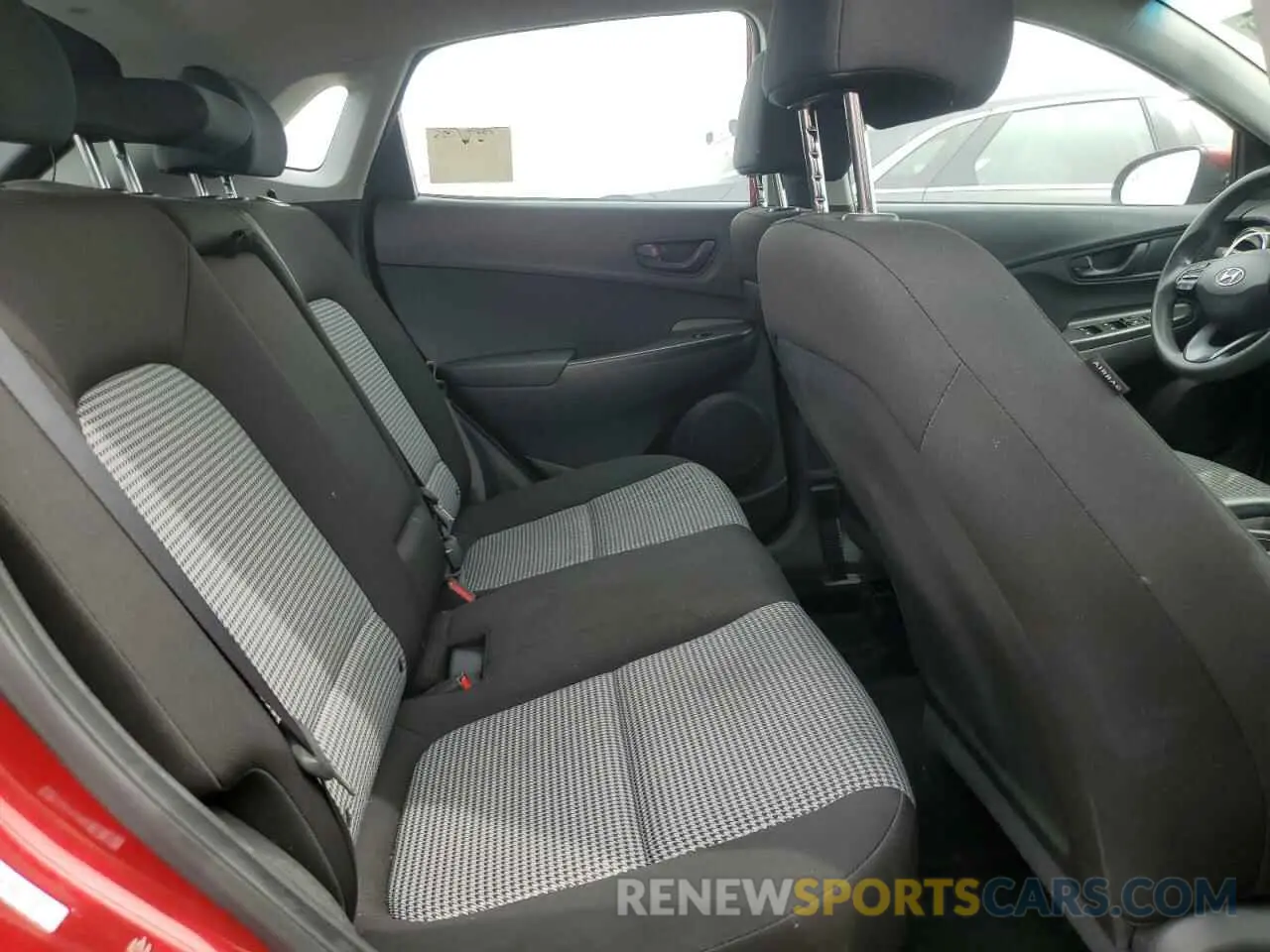 10 Photograph of a damaged car KM8K22AB0PU038423 HYUNDAI KONA 2023