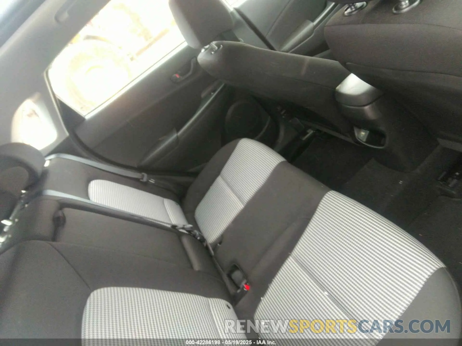 8 Photograph of a damaged car KM8K22AB0PU936391 HYUNDAI KONA 2023