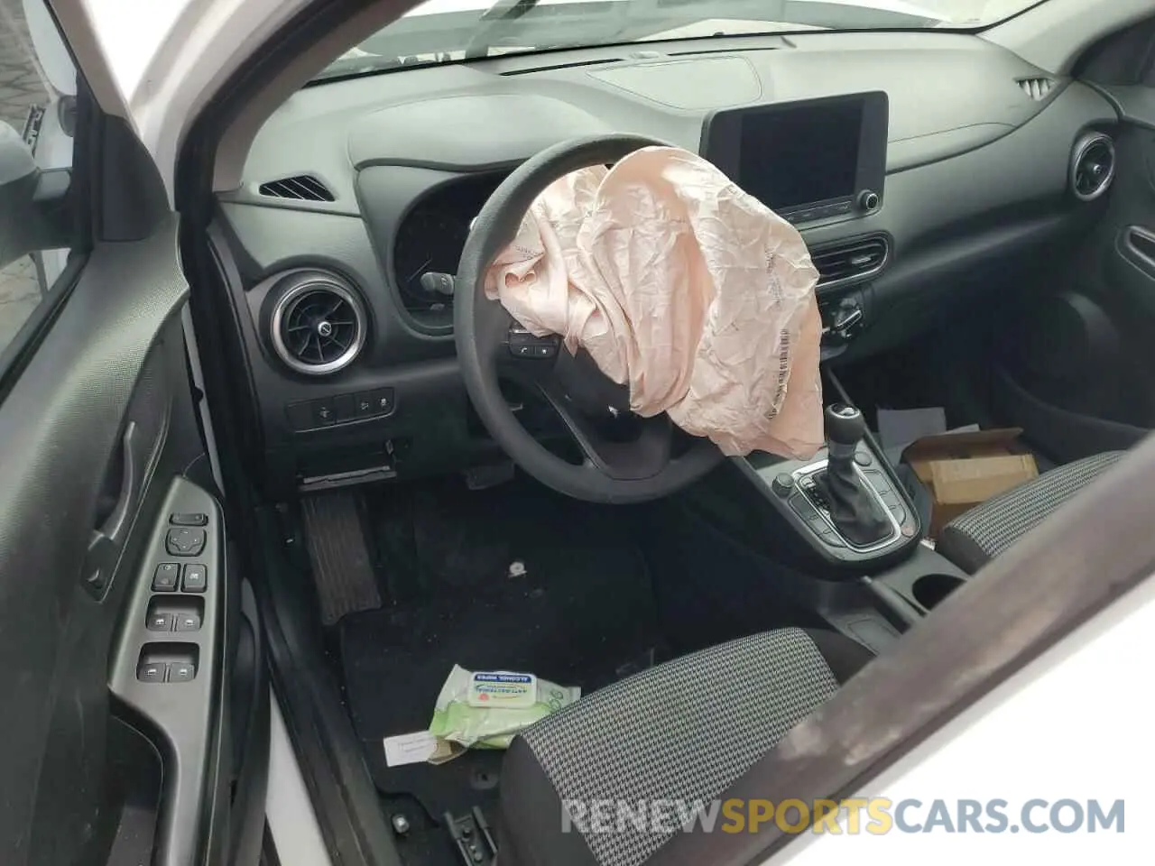 8 Photograph of a damaged car KM8K22AB2PU026564 HYUNDAI KONA 2023