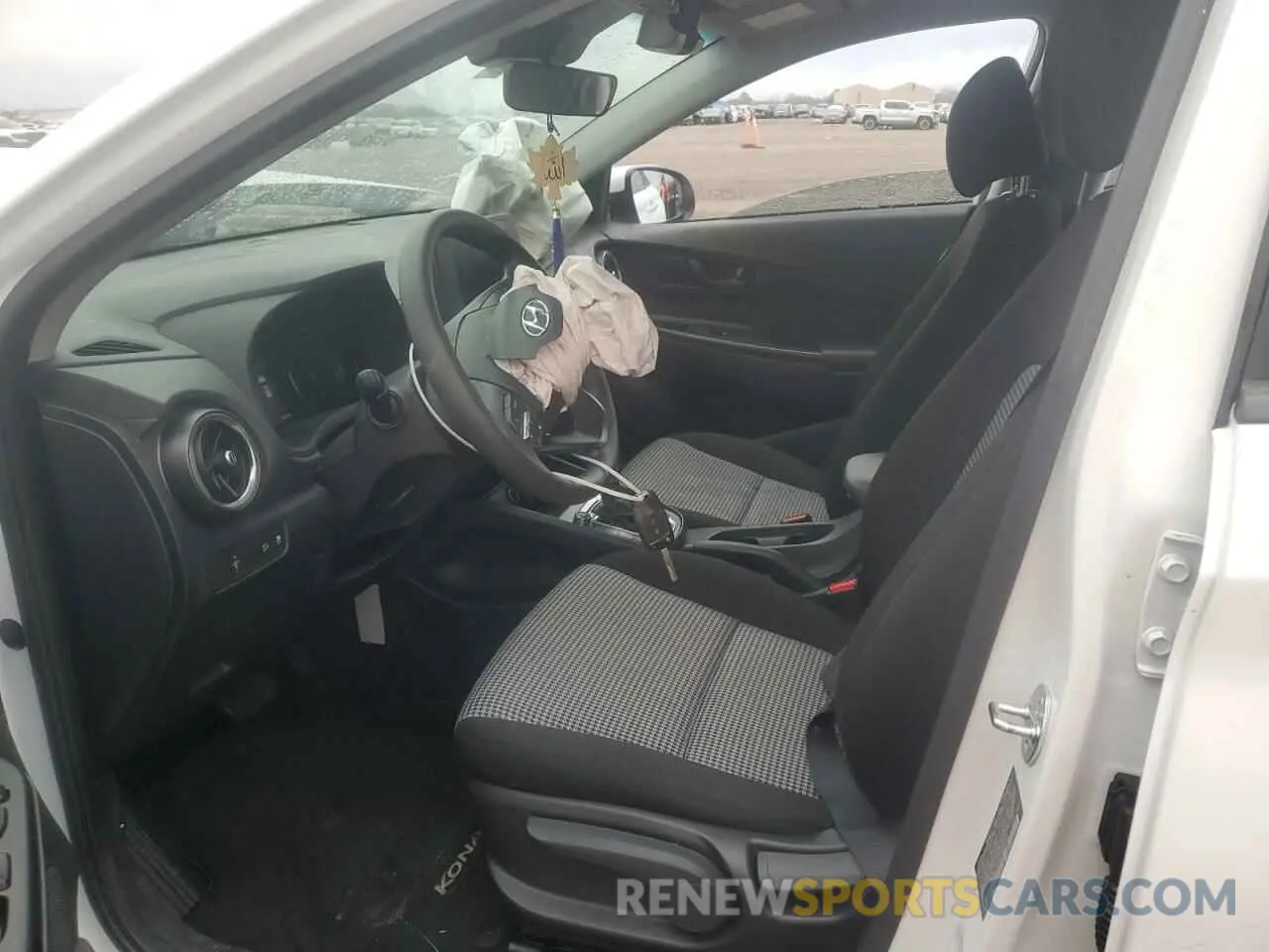 7 Photograph of a damaged car KM8K22AB4PU038831 HYUNDAI KONA 2023