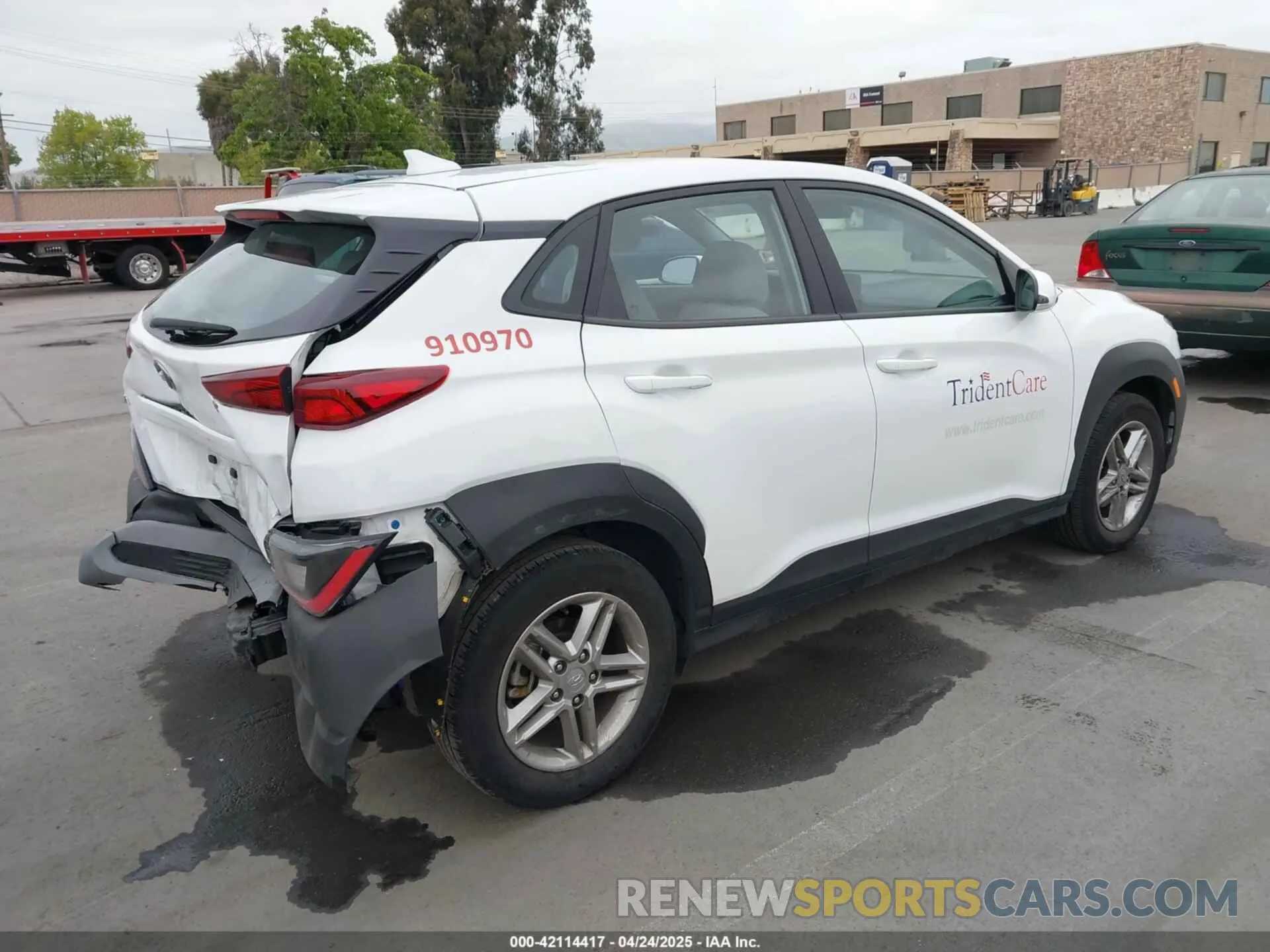 4 Photograph of a damaged car KM8K22AB6PU027247 HYUNDAI KONA 2023