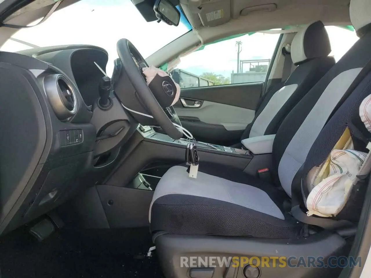 7 Photograph of a damaged car KM8K23AG2PU170228 HYUNDAI KONA 2023