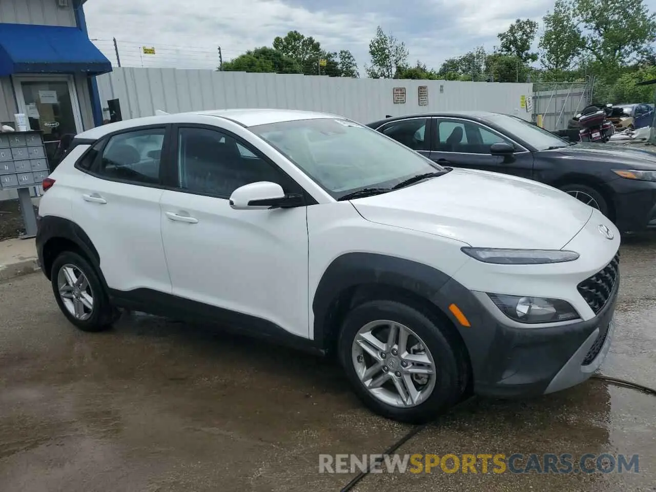 4 Photograph of a damaged car KM8K2CAB2PU035920 HYUNDAI KONA 2023