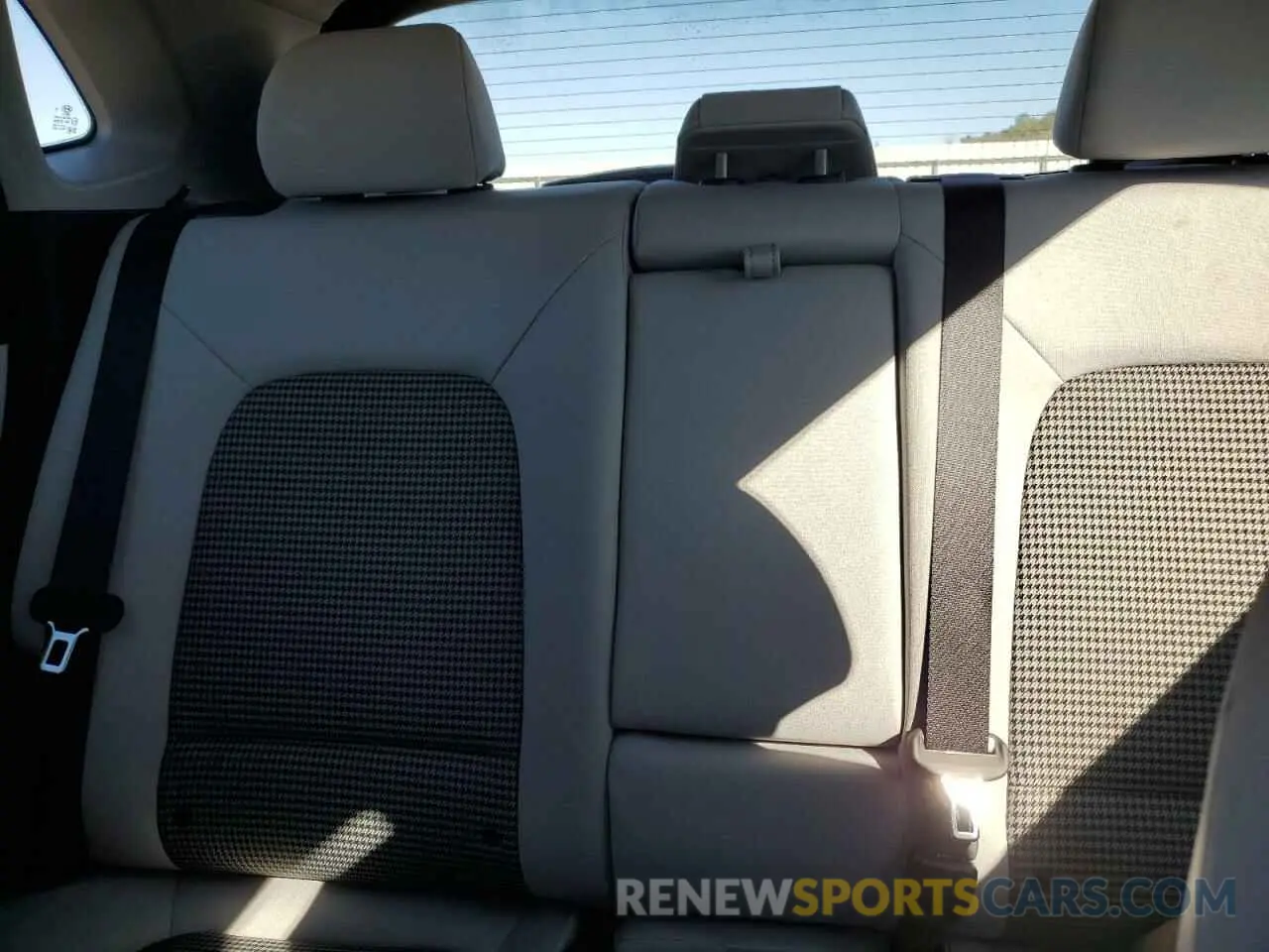 10 Photograph of a damaged car KM8K2CAB4PU020609 HYUNDAI KONA 2023